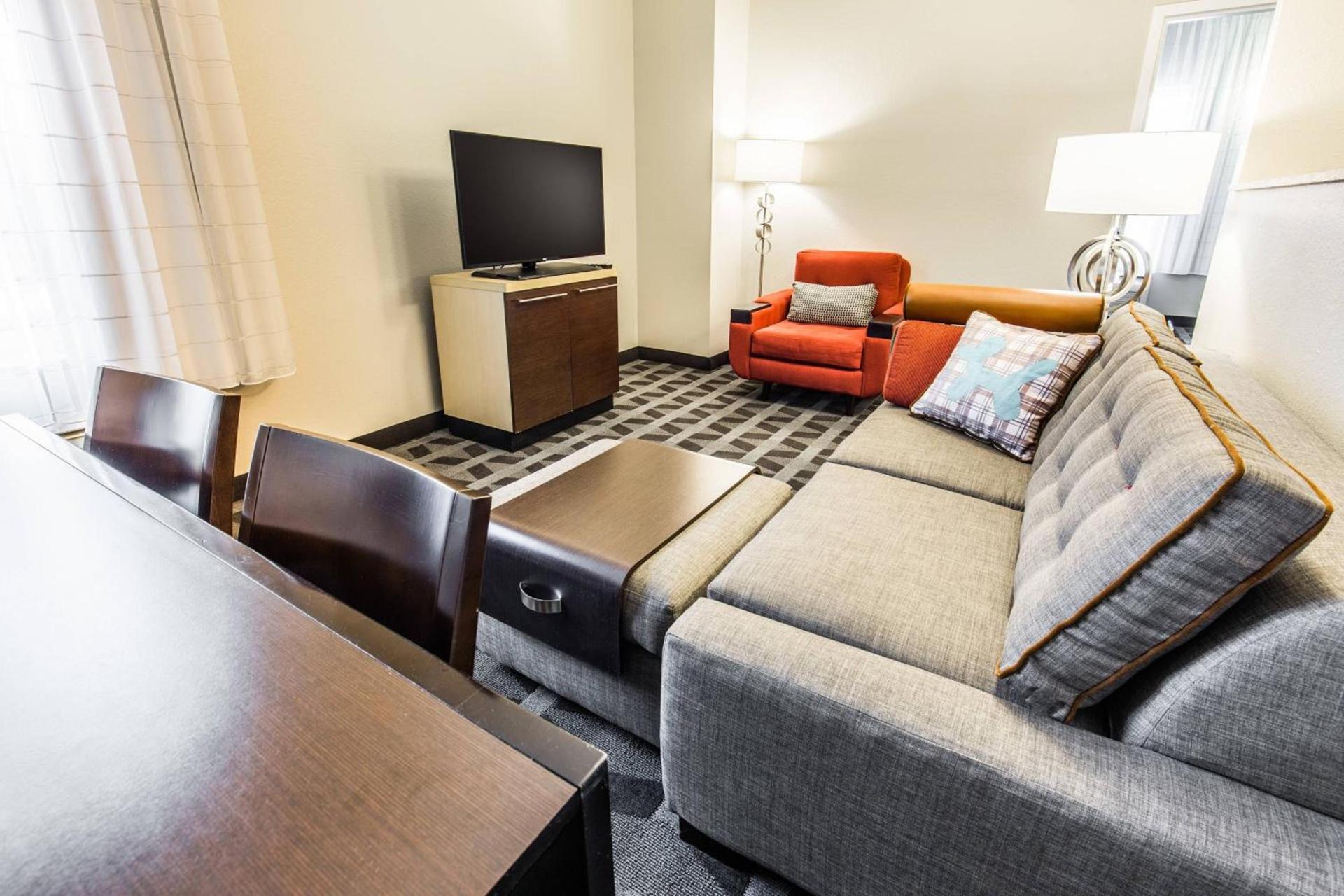 TownePlace Suites by Marriott Gilford photo 5