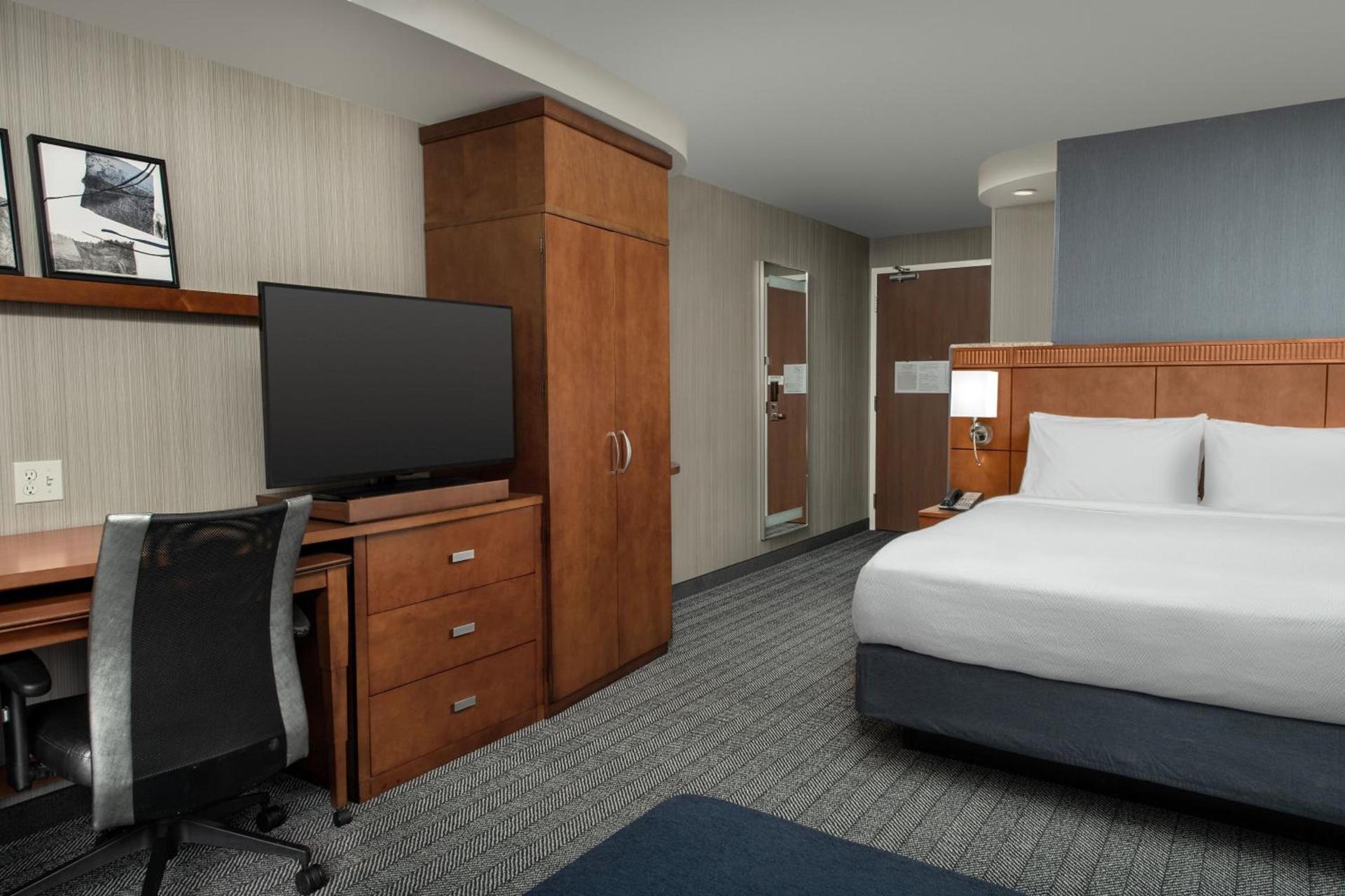 Courtyard by Marriott Seattle Kirkland photo 76