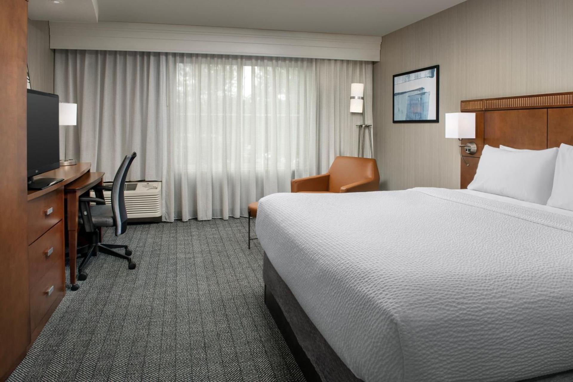 Courtyard by Marriott Seattle Kirkland photo 77