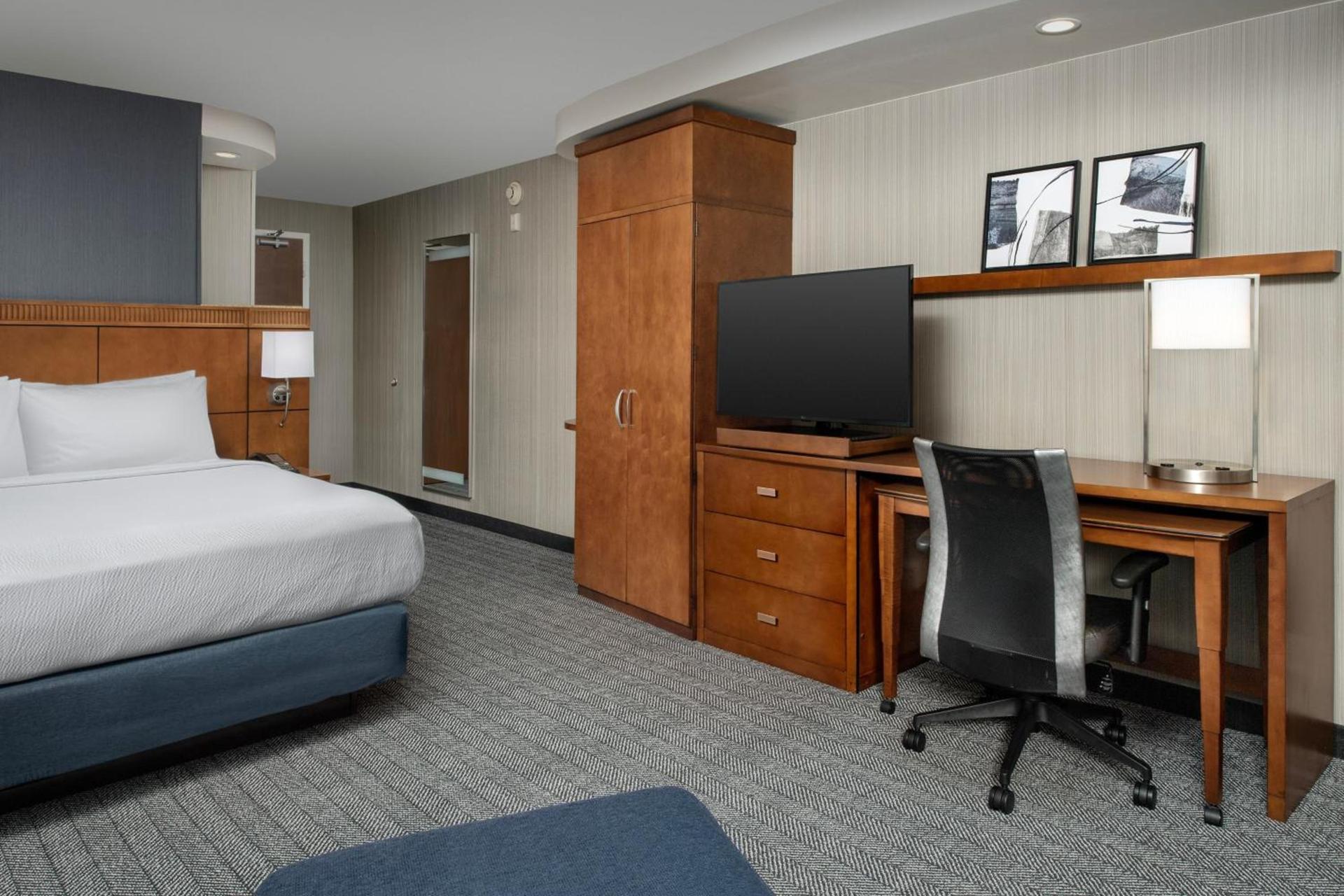 Courtyard by Marriott Seattle Kirkland photo 78