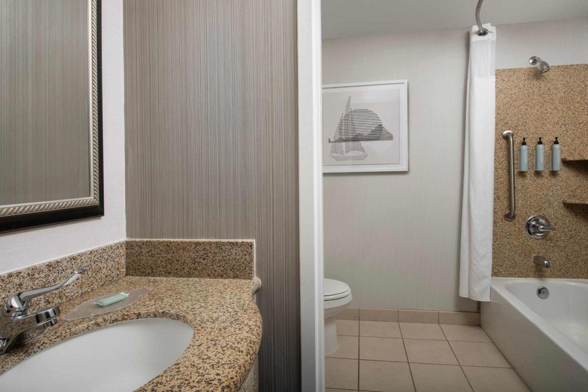 Courtyard by Marriott Seattle Kirkland photo 54