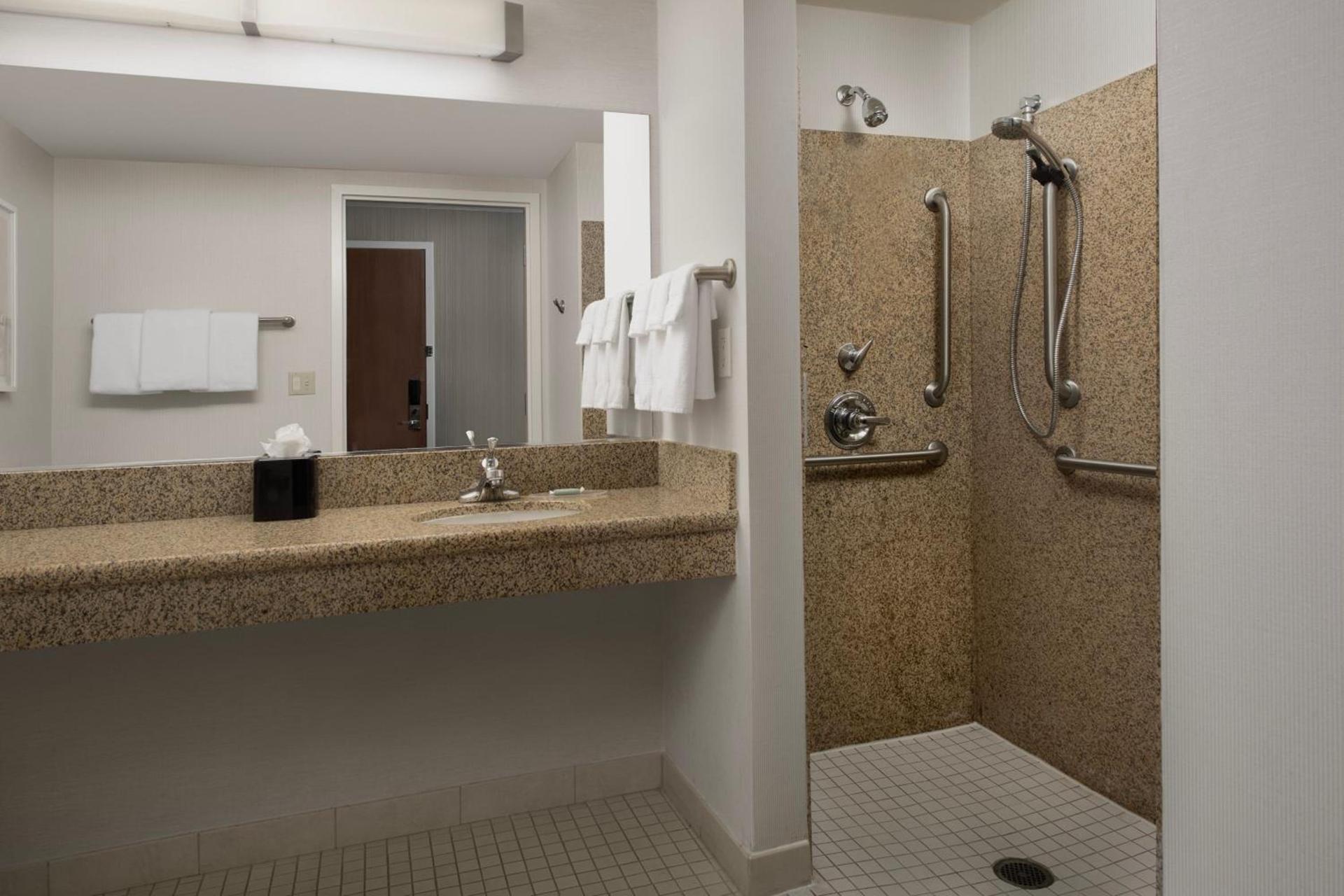 Courtyard by Marriott Seattle Kirkland photo 57