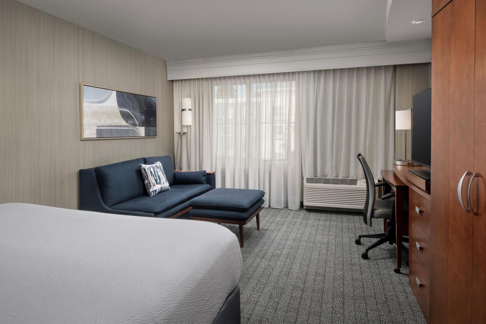 Courtyard by Marriott Seattle Kirkland photo 59