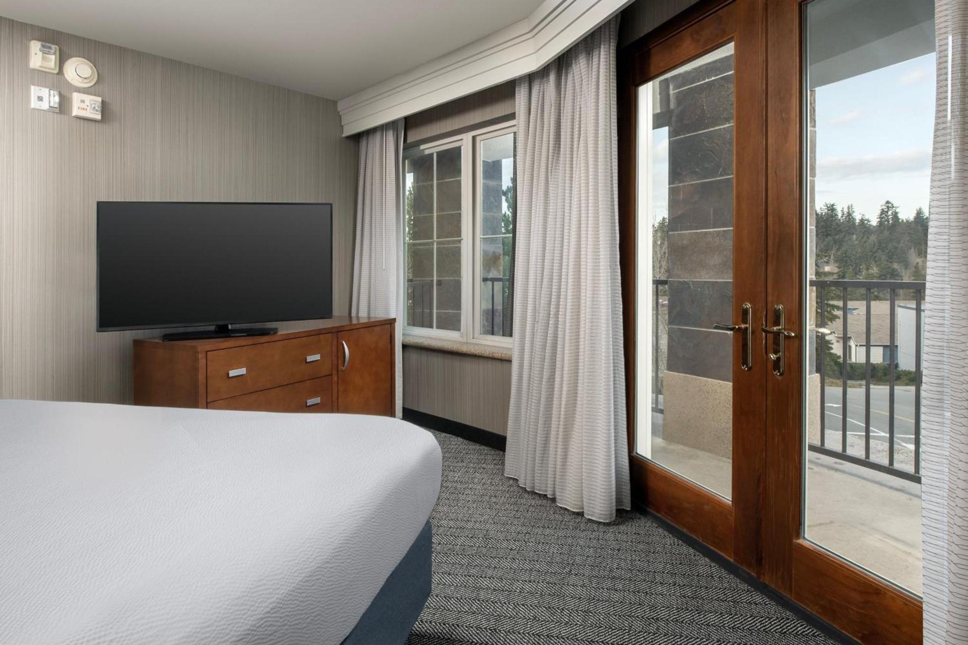 Courtyard by Marriott Seattle Kirkland photo 60
