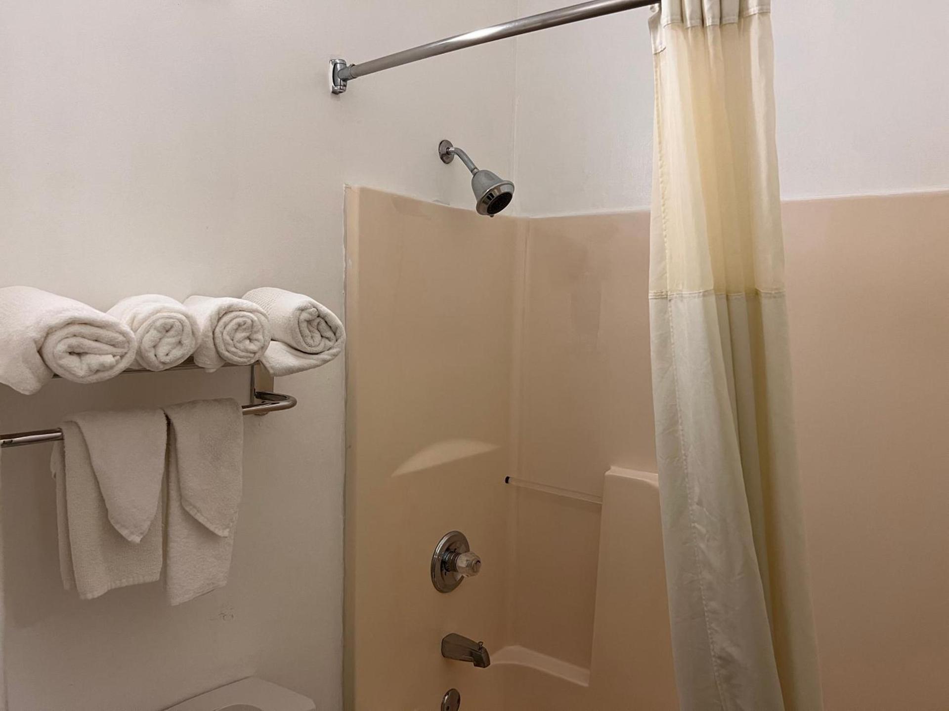 Quality Inn Maysville photo 17