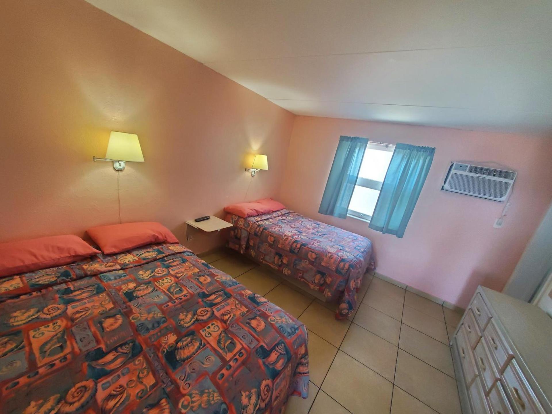 Caprice Motel - Wildwood photo 19