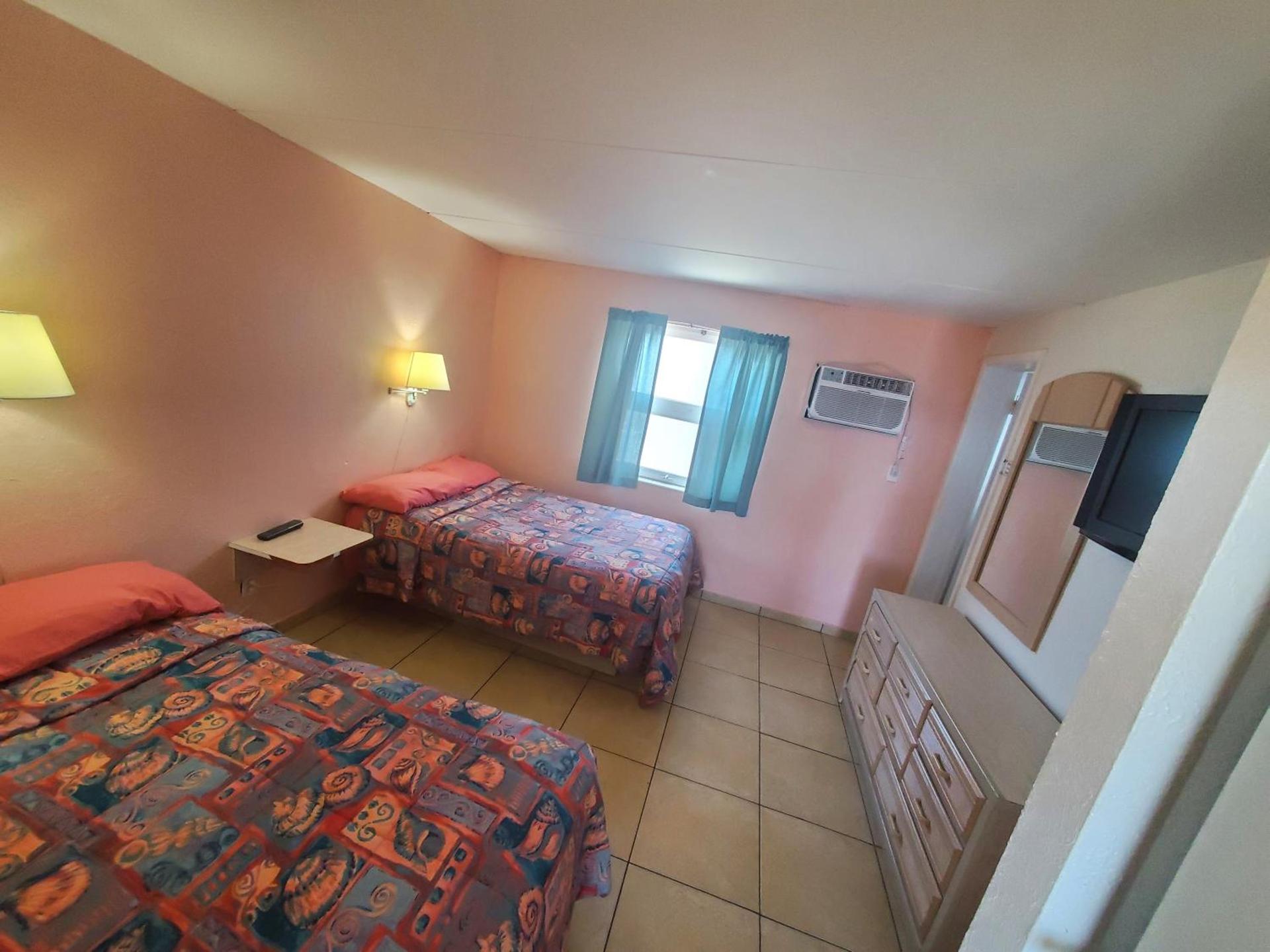 Caprice Motel - Wildwood photo 16