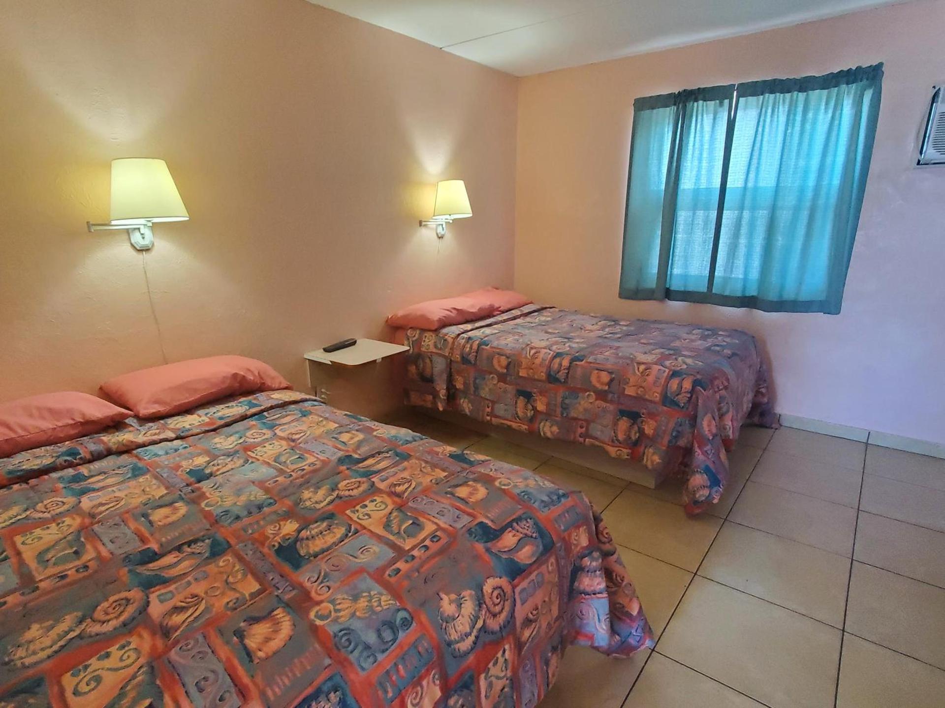 Caprice Motel - Wildwood photo 20