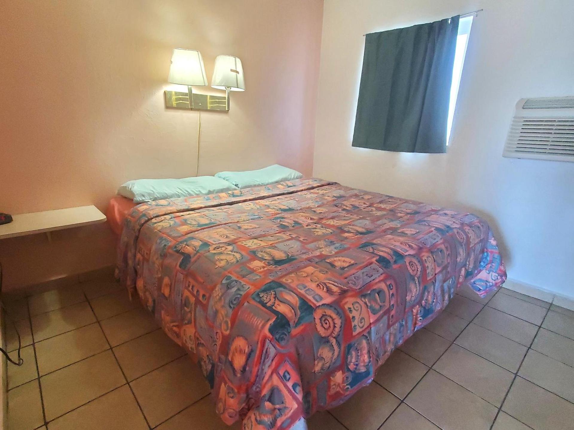 Caprice Motel - Wildwood photo 13