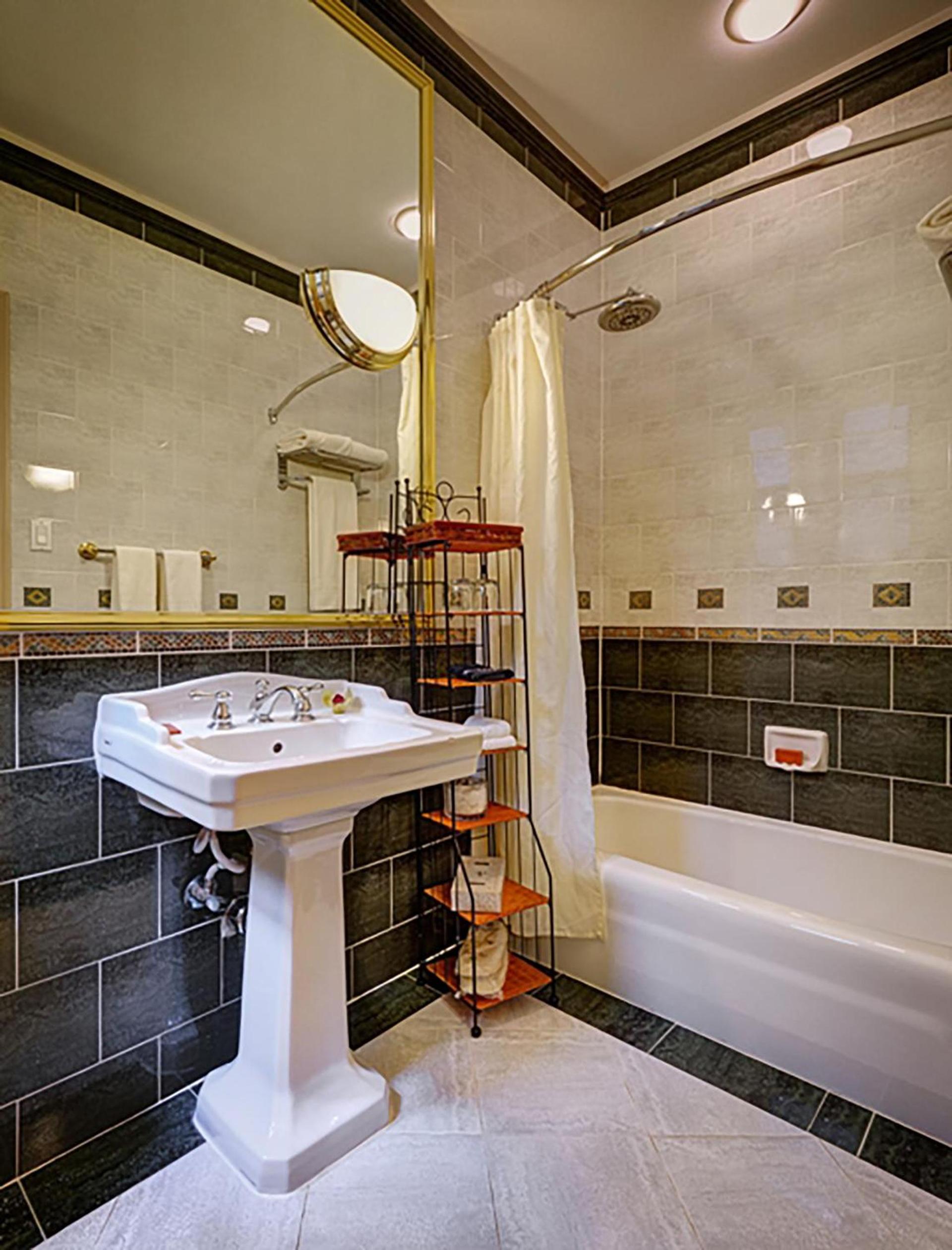 Casablanca Hotel by Library Hotel Collection photo 40