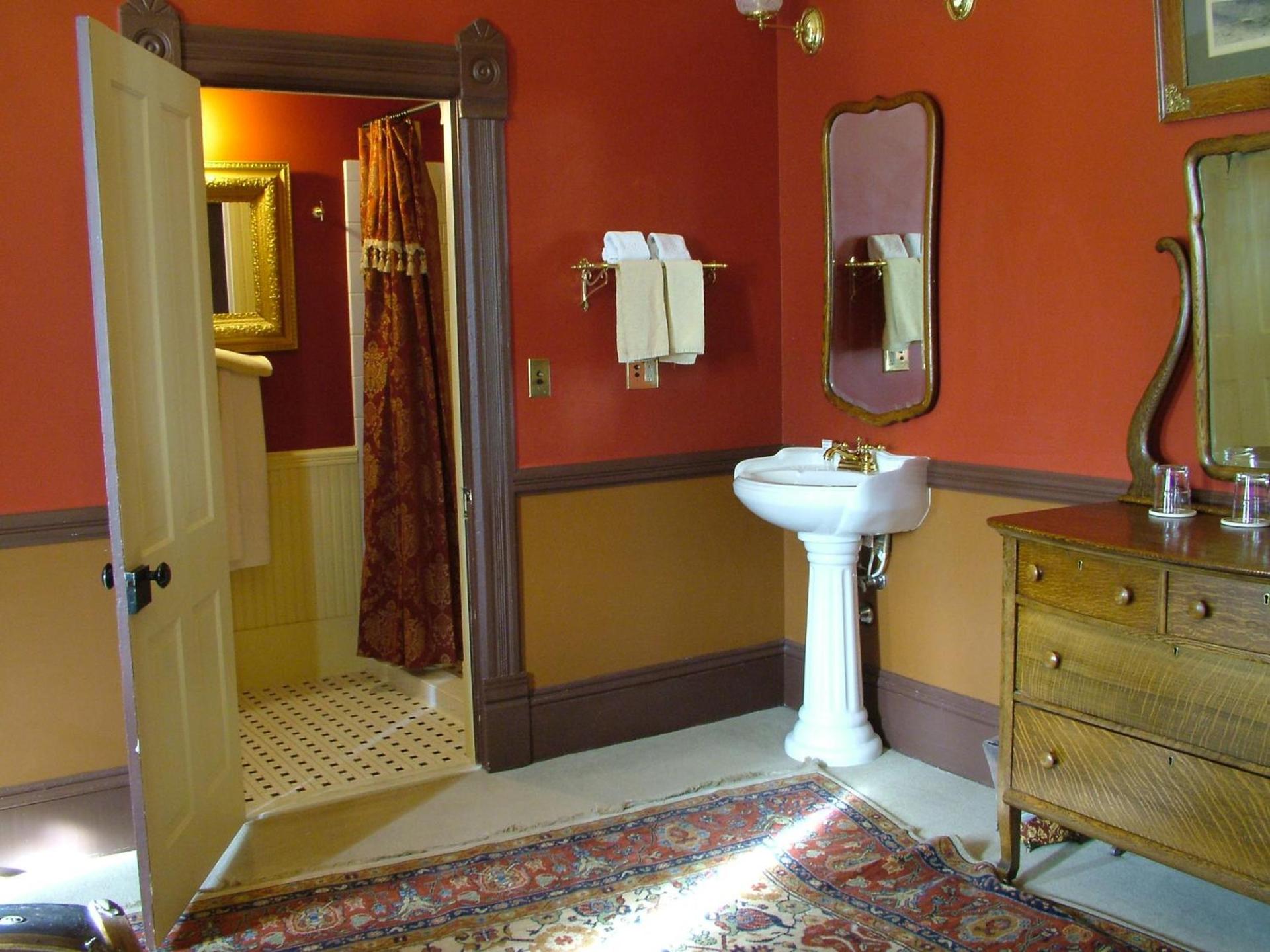 Martin & Mason Hotel photo 25