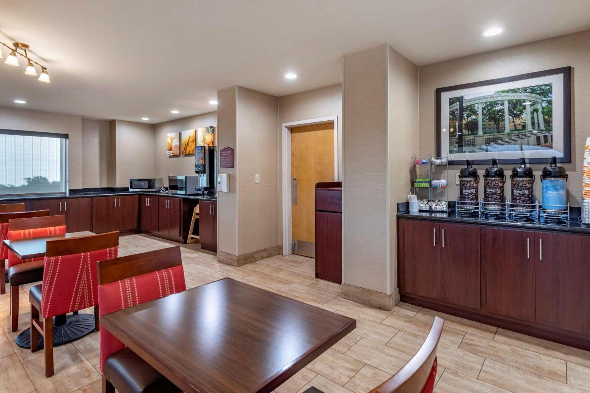 Comfort Suites Florence Shoals Area photo 25