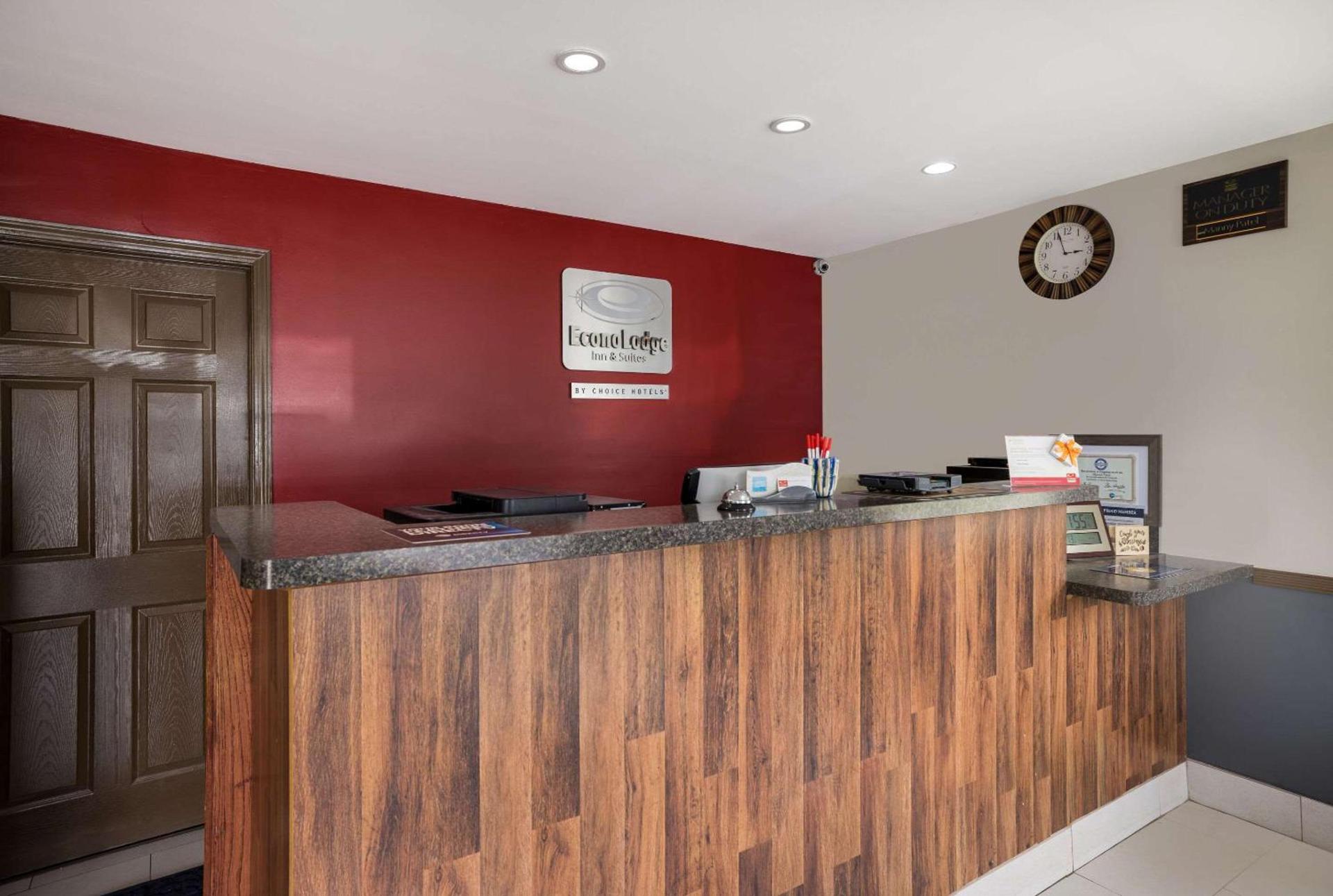 Econo Lodge Inn & Suites Canandaigua - Finger Lakes Area photo 6