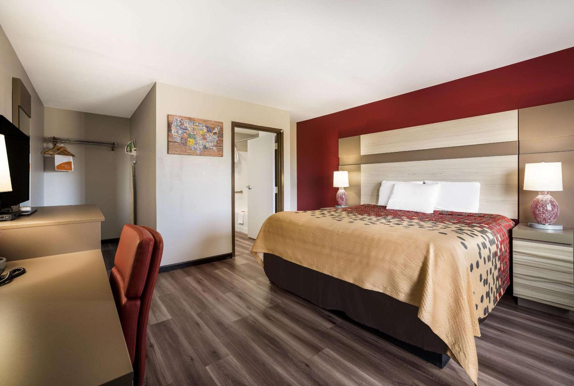 Econo Lodge Inn & Suites Canandaigua - Finger Lakes Area photo 27