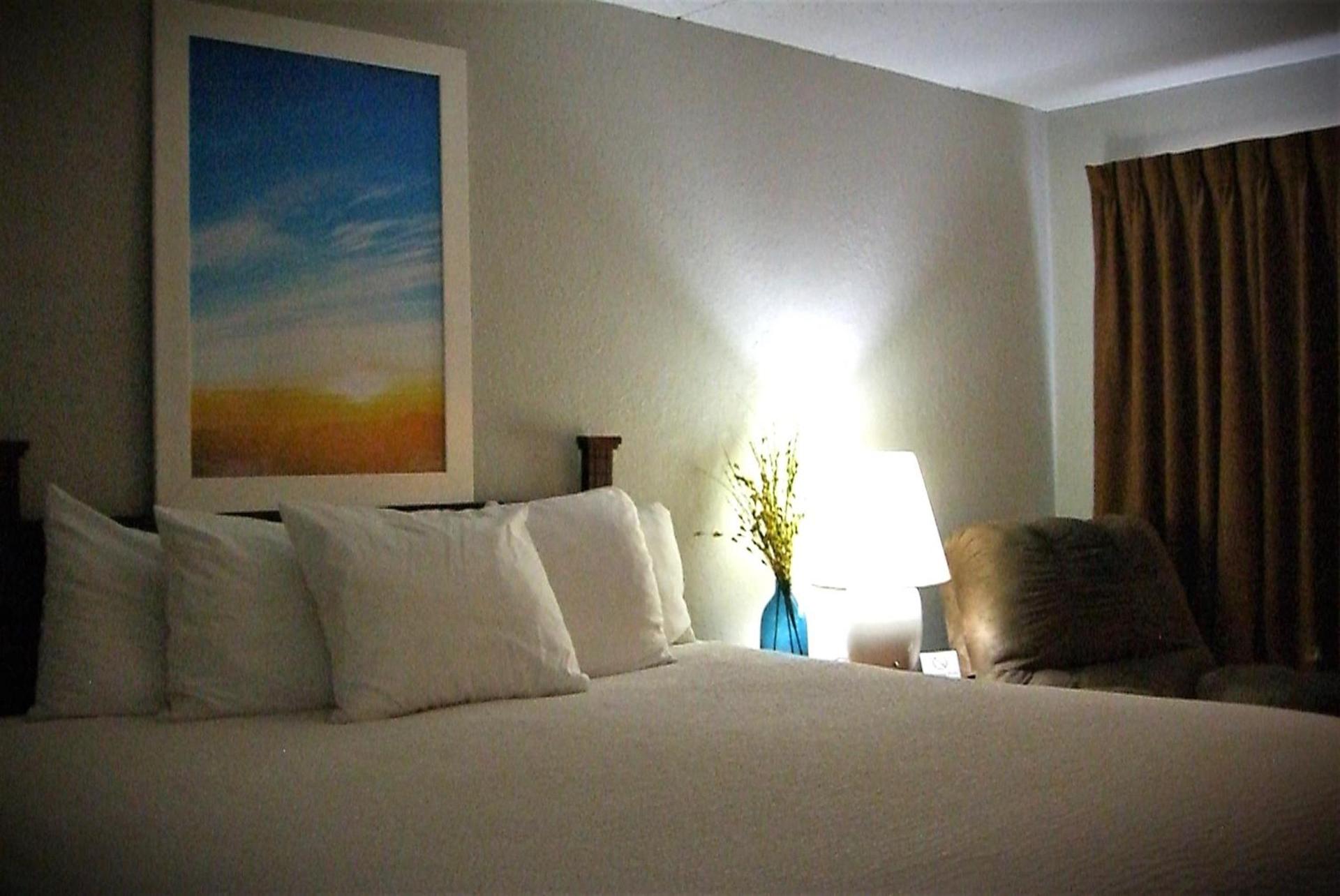Days Inn by Wyndham Pierre photo 47