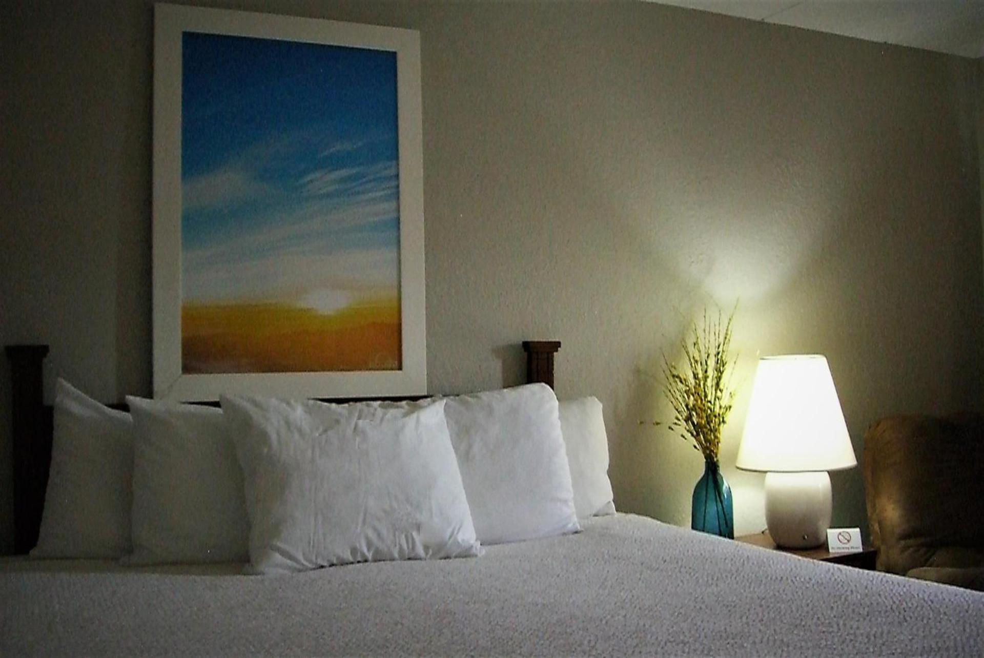 Days Inn by Wyndham Pierre photo 43
