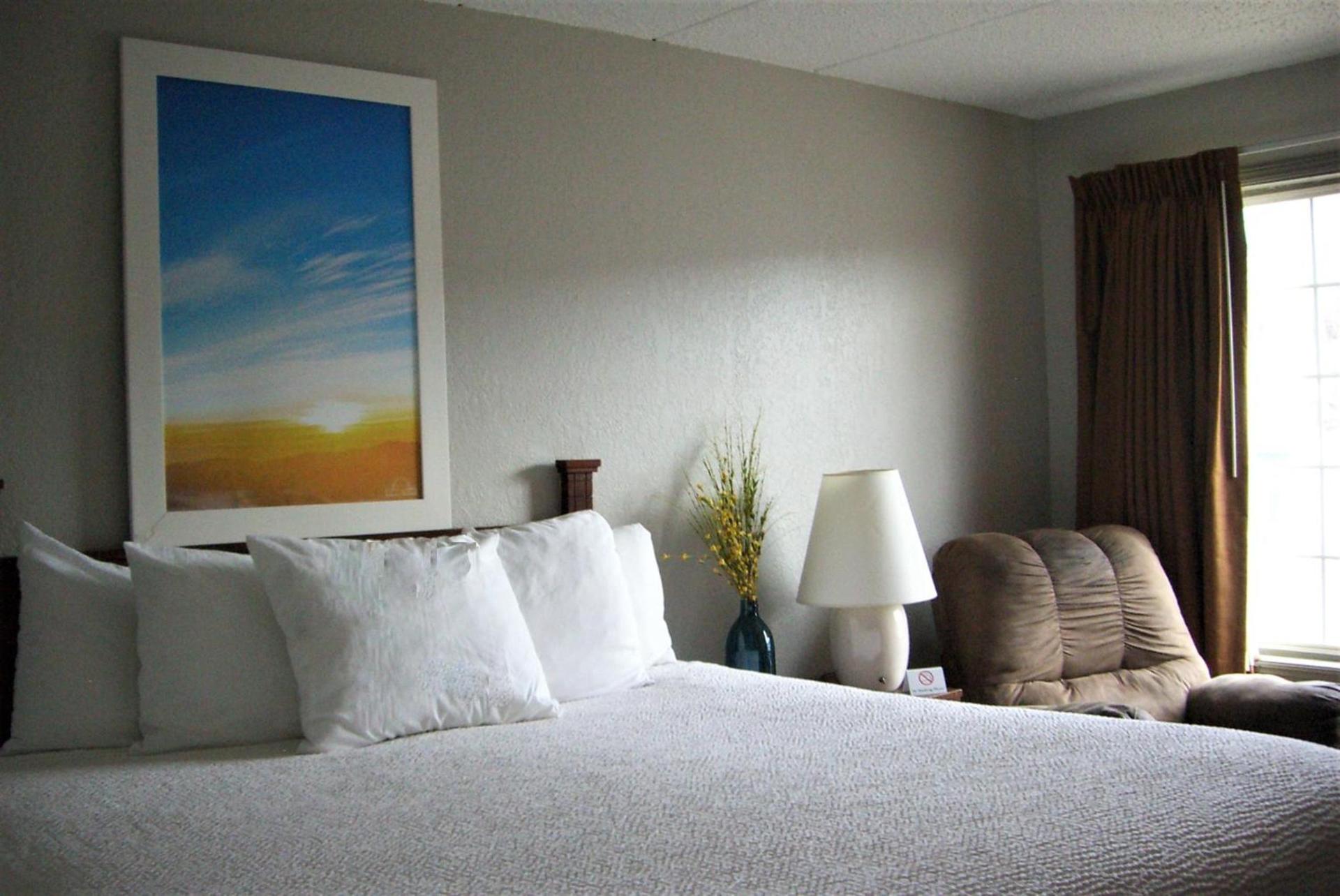 Days Inn by Wyndham Pierre photo 50