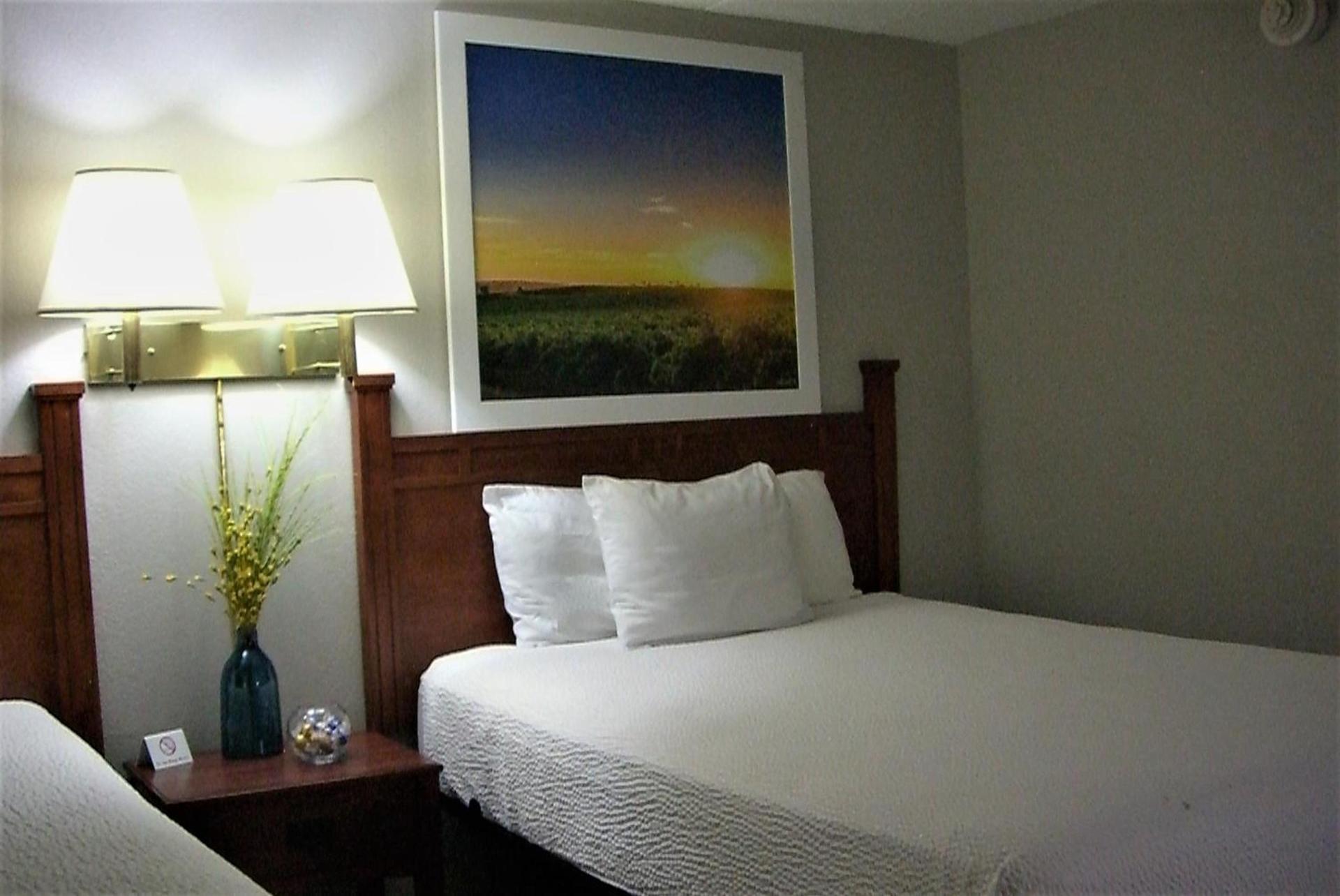 Days Inn by Wyndham Pierre photo 44