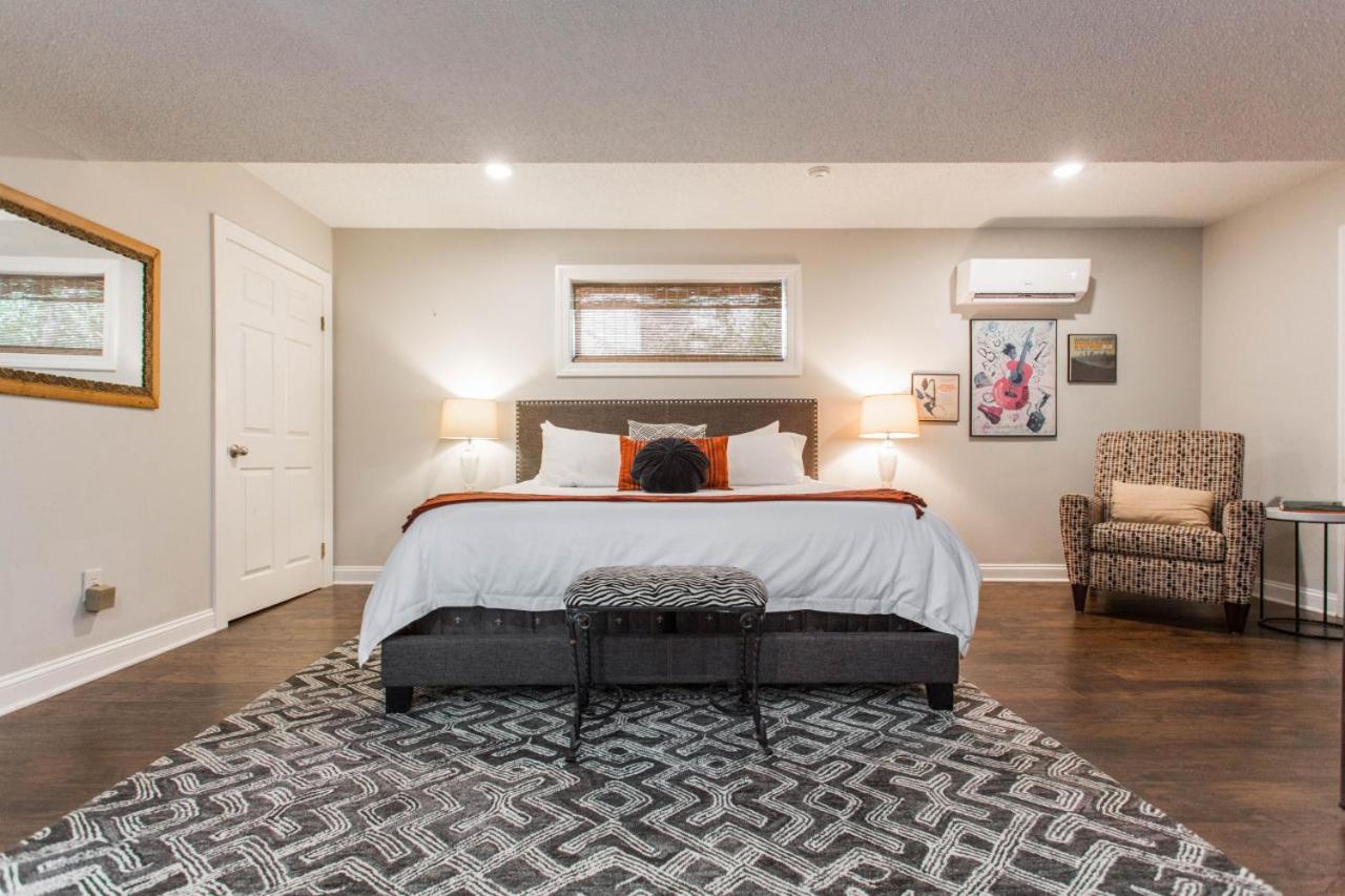Charlie Bird Parker Suite at Southmoreland on the Plaza photo 7