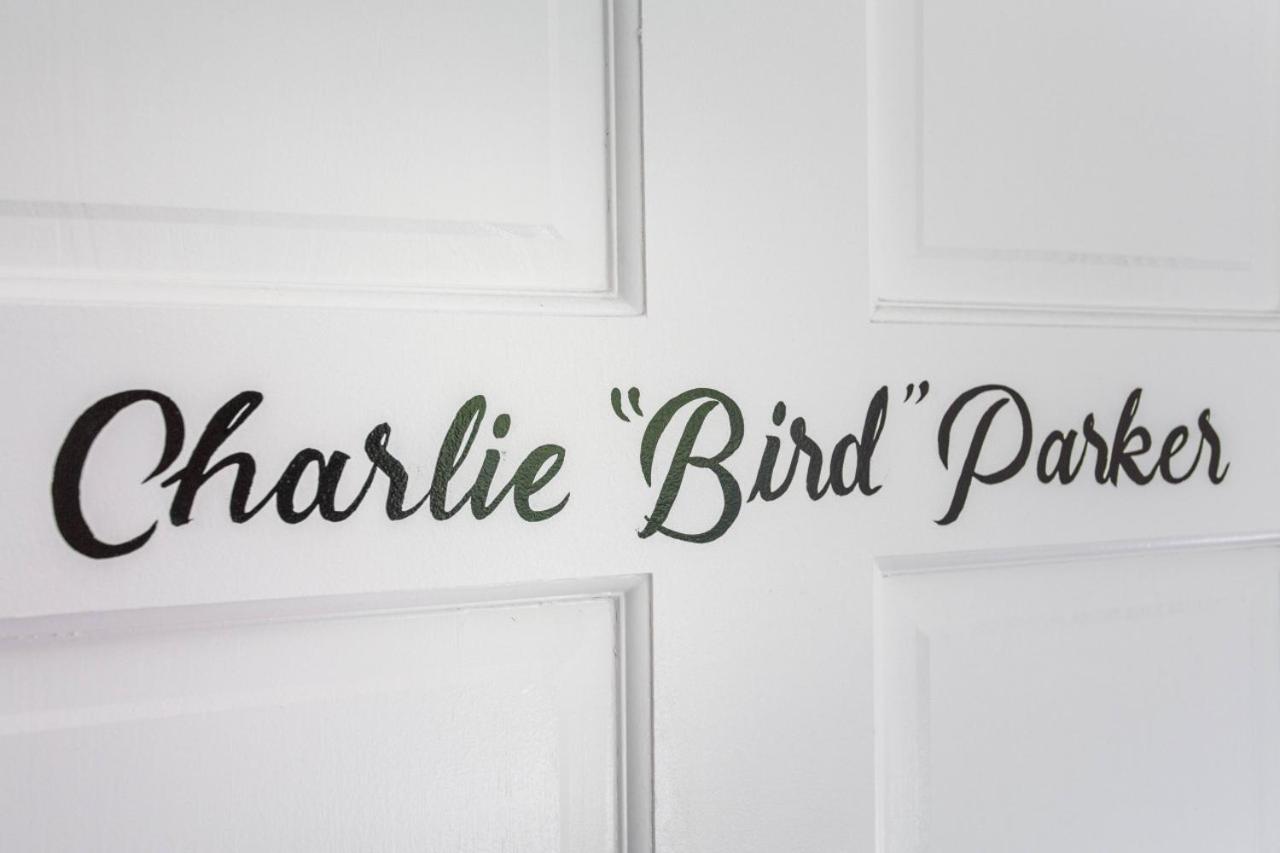 Charlie Bird Parker Suite at Southmoreland on the Plaza photo 4