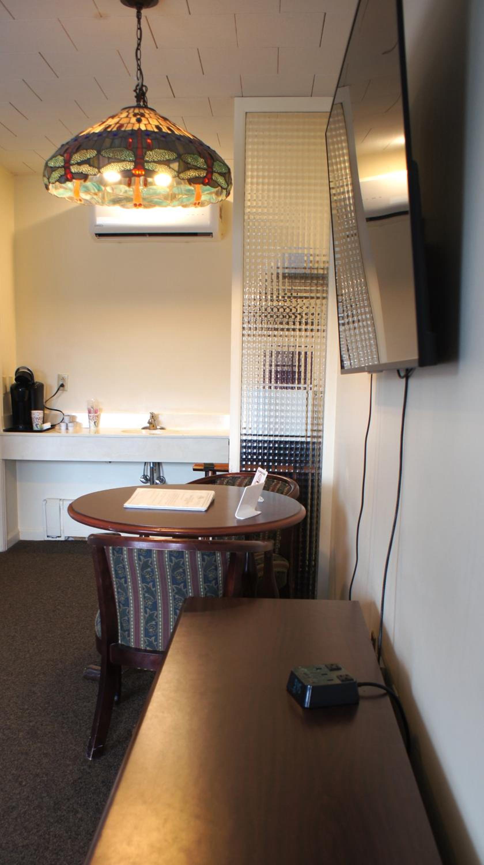 Sara Placid Inn & Suites photo 8