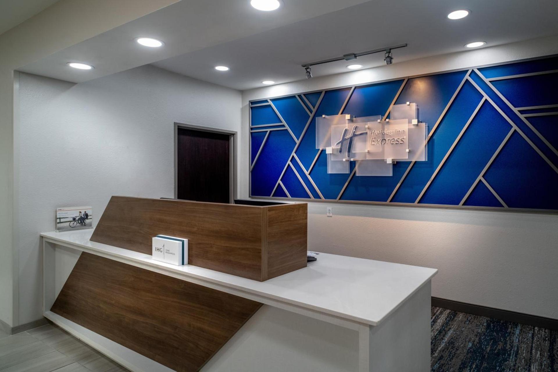 Holiday Inn Express - Charleston/Kanawha City by IHG photo 29