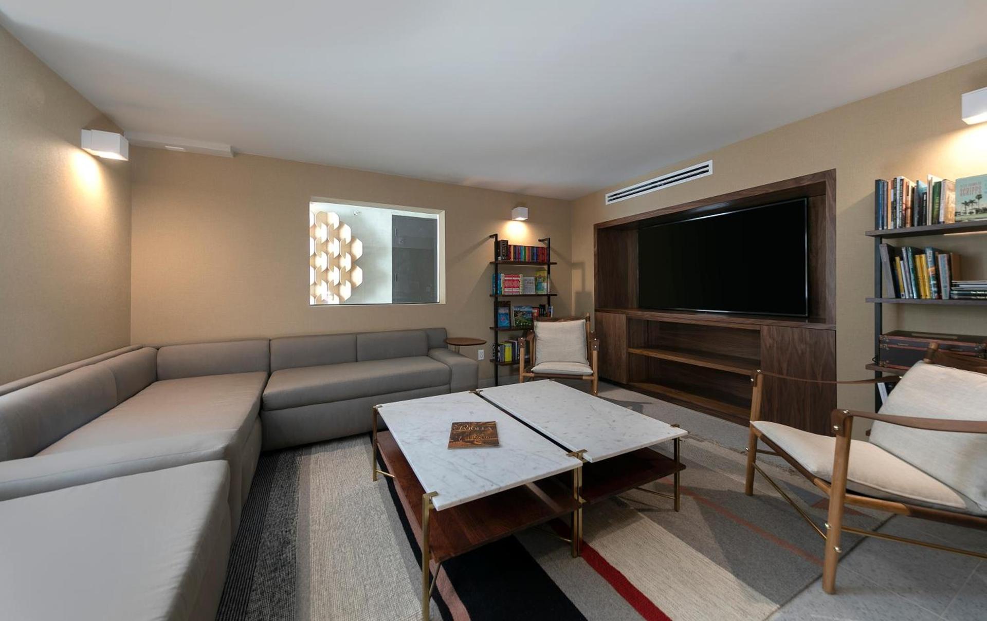 La Jolla Cove Suites photo 33