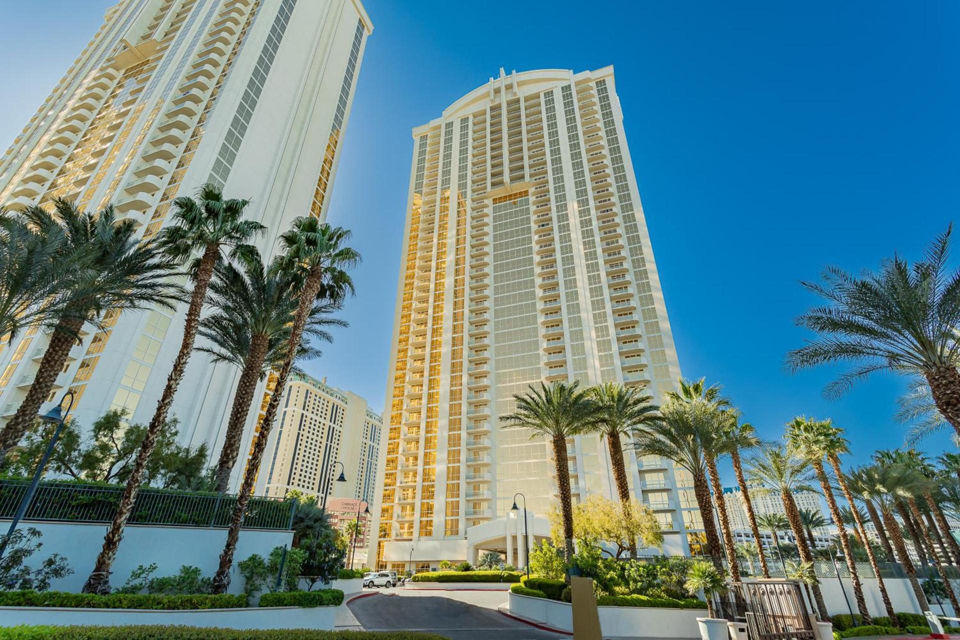 MGM Signature, Centrally Located, Strip Views NO RESORT FEE photo 1