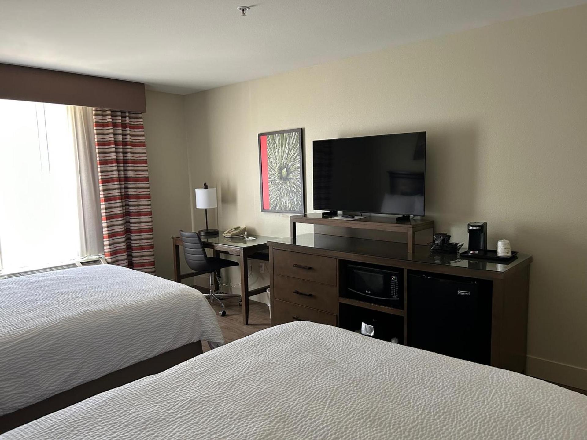 Holiday Inn & Suites - Barstow by IHG photo 17
