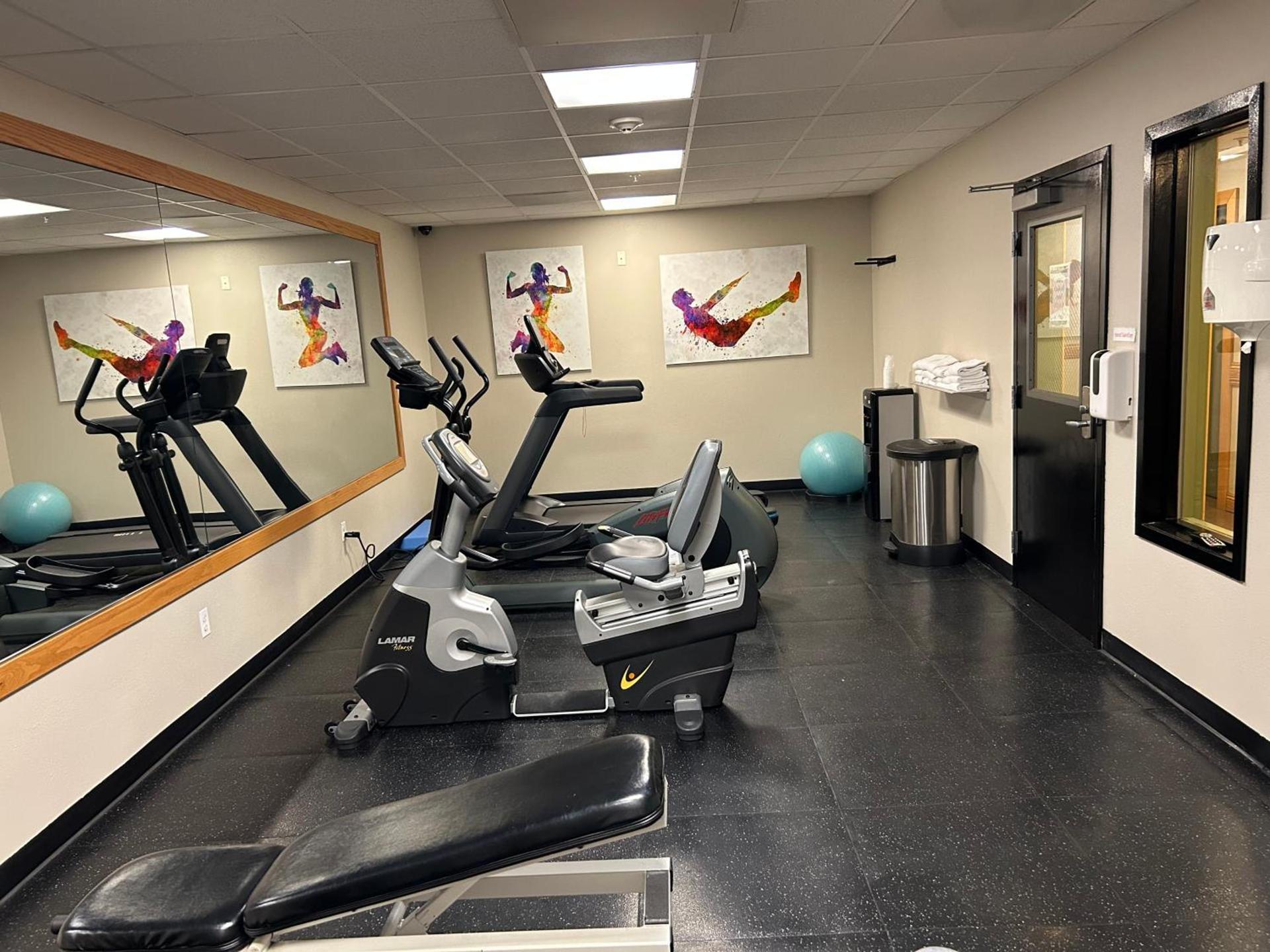 Holiday Inn & Suites - Barstow by IHG photo 20