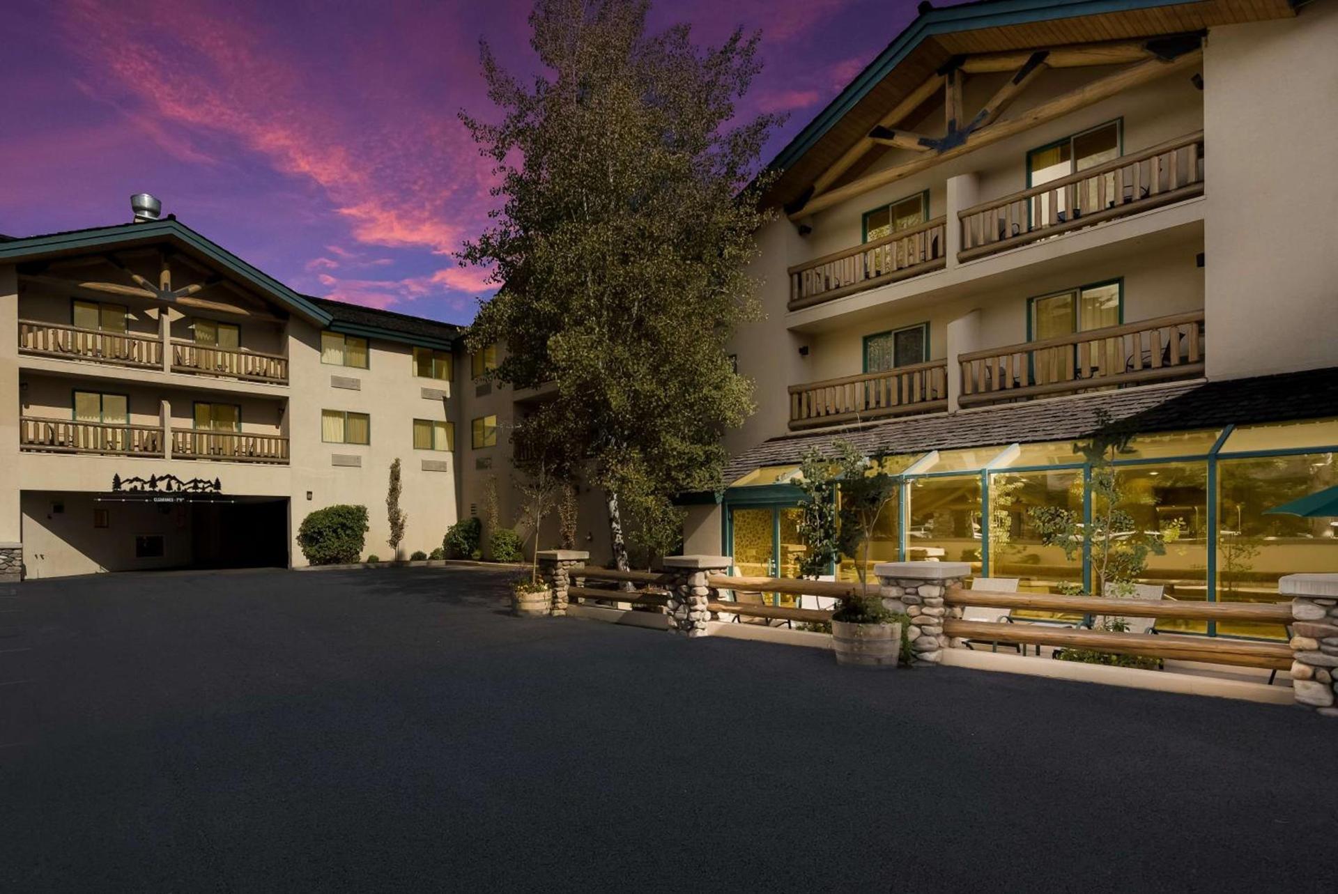 Best Western Plus Kentwood Lodge photo 61