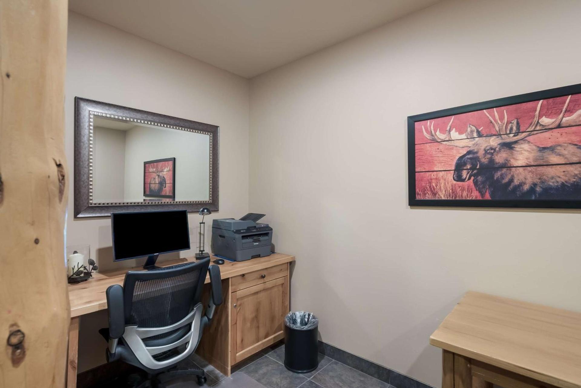 Best Western Plus Kentwood Lodge photo 58