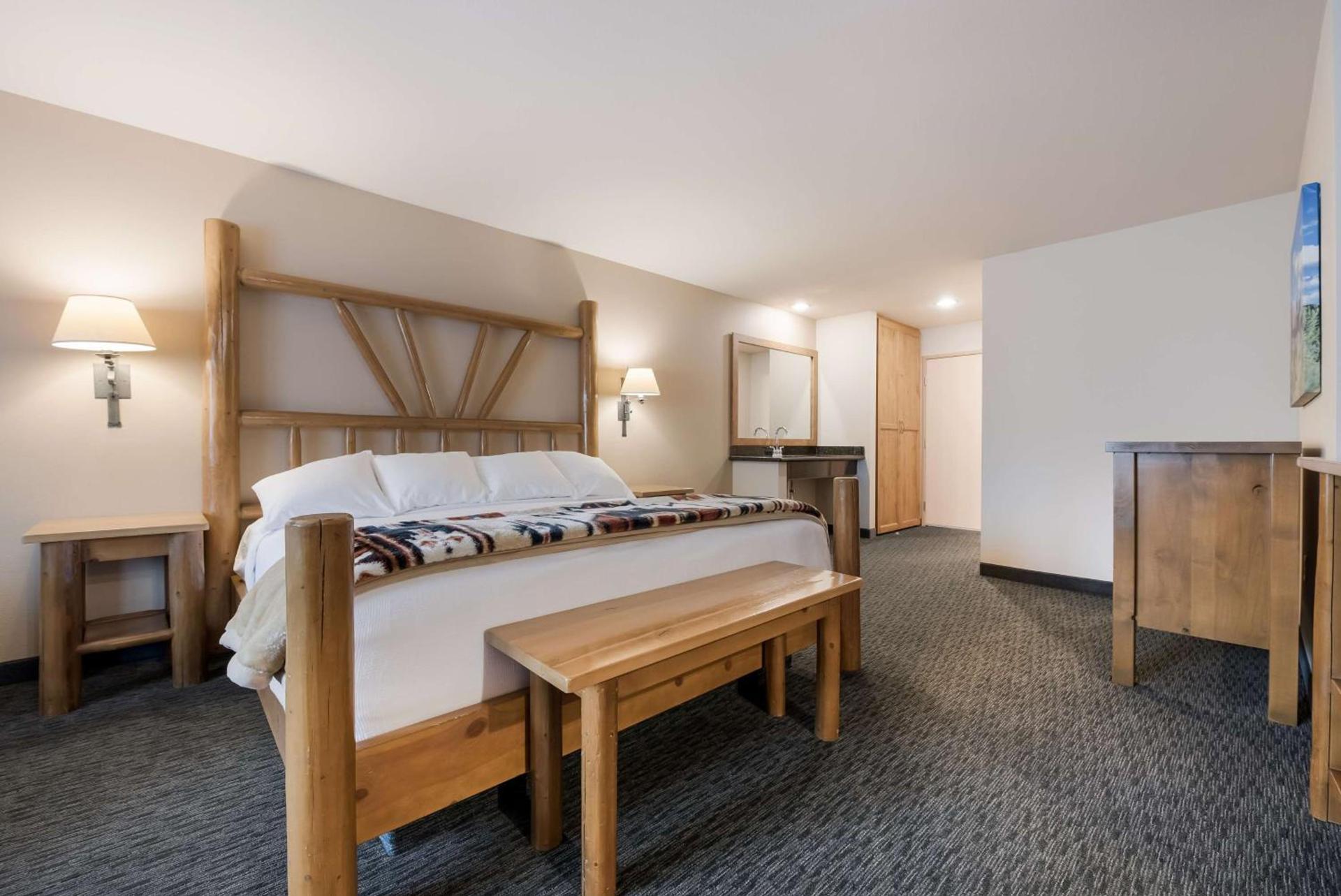 Best Western Plus Kentwood Lodge photo 33
