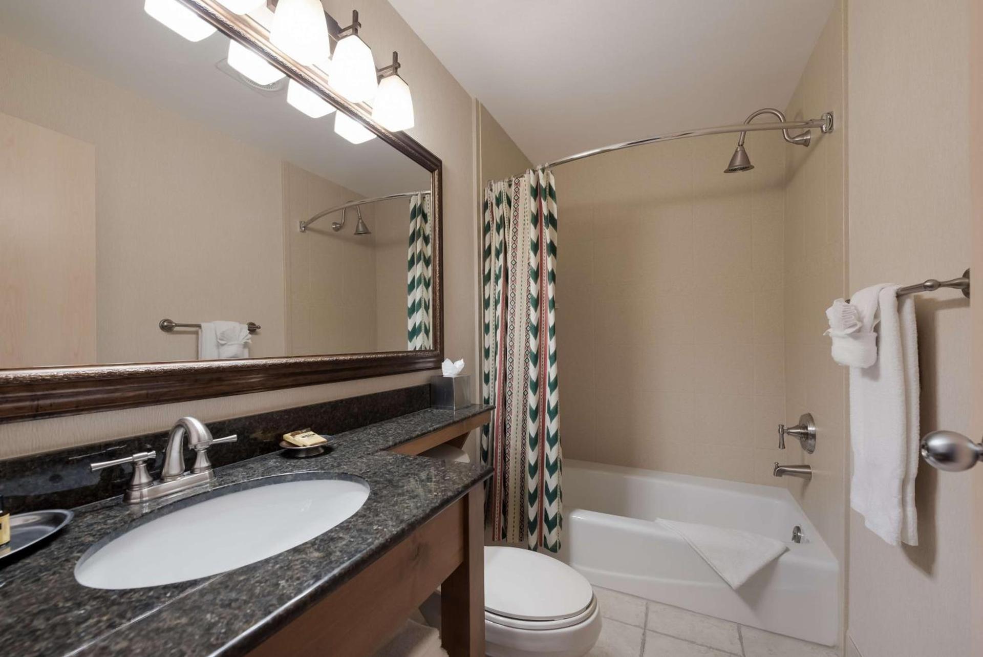 Best Western Plus Kentwood Lodge photo 54