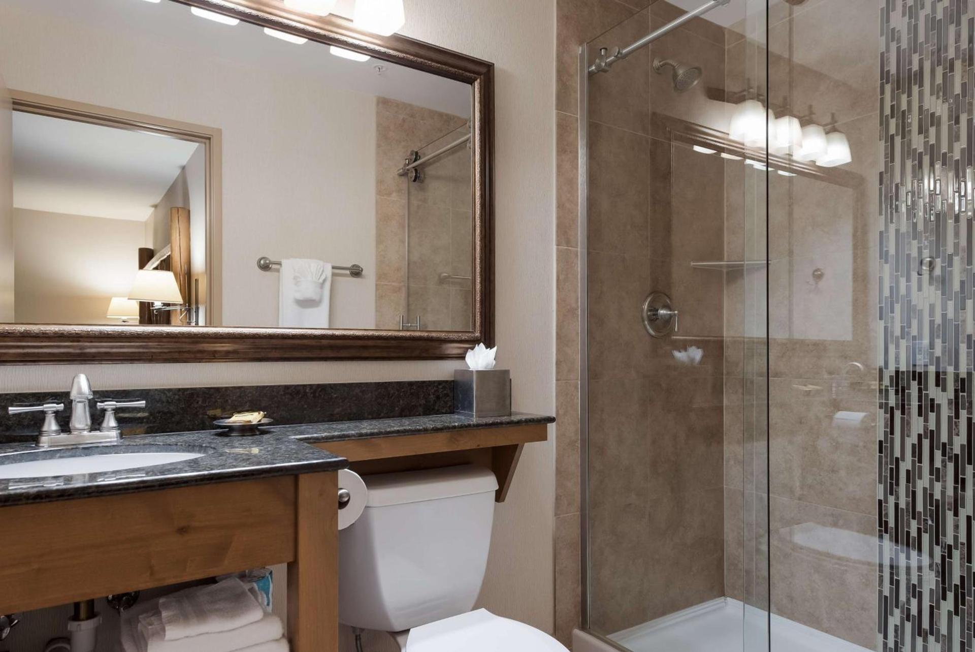 Best Western Plus Kentwood Lodge photo 57