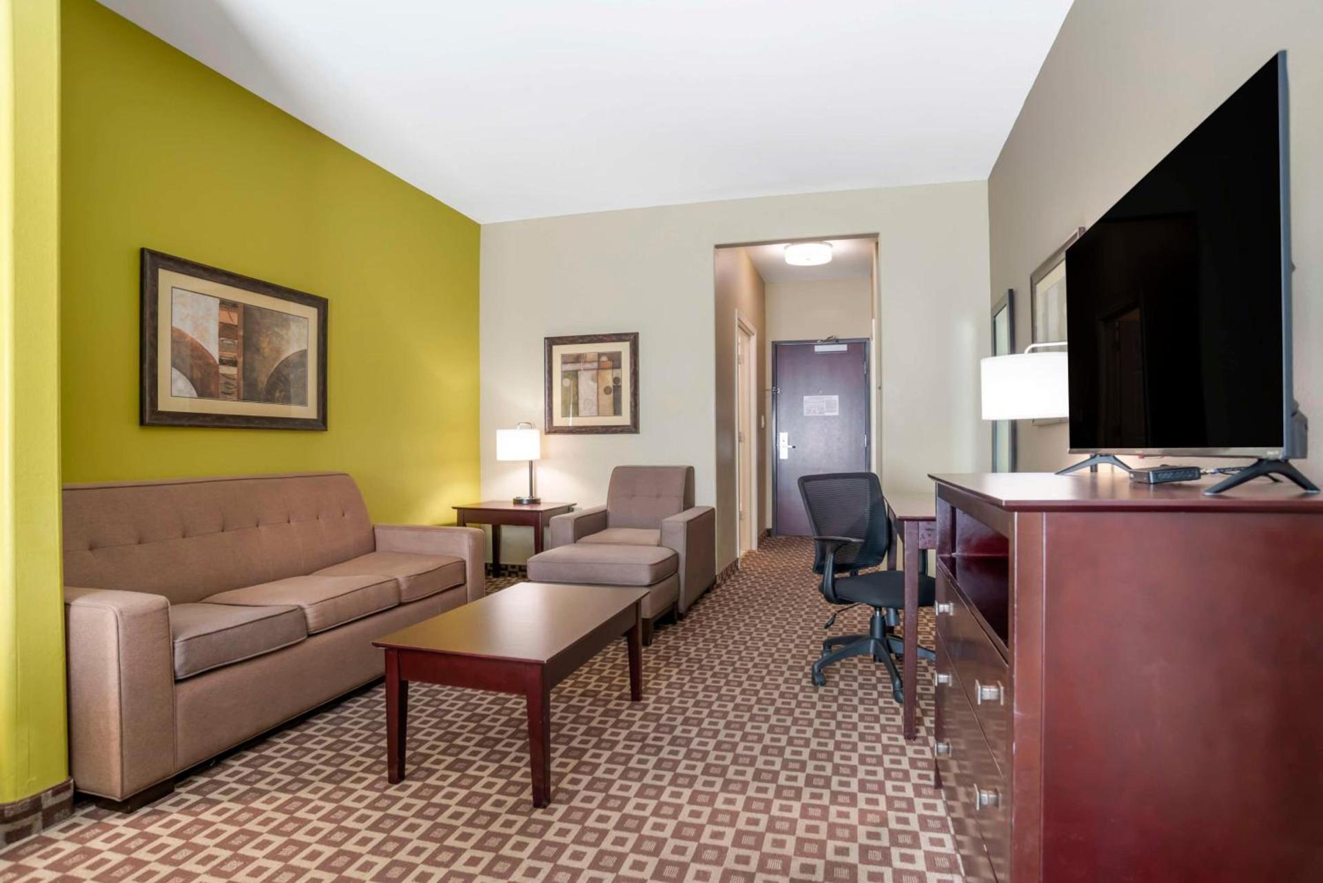 Best Western Plus Chalmette Hotel photo 13
