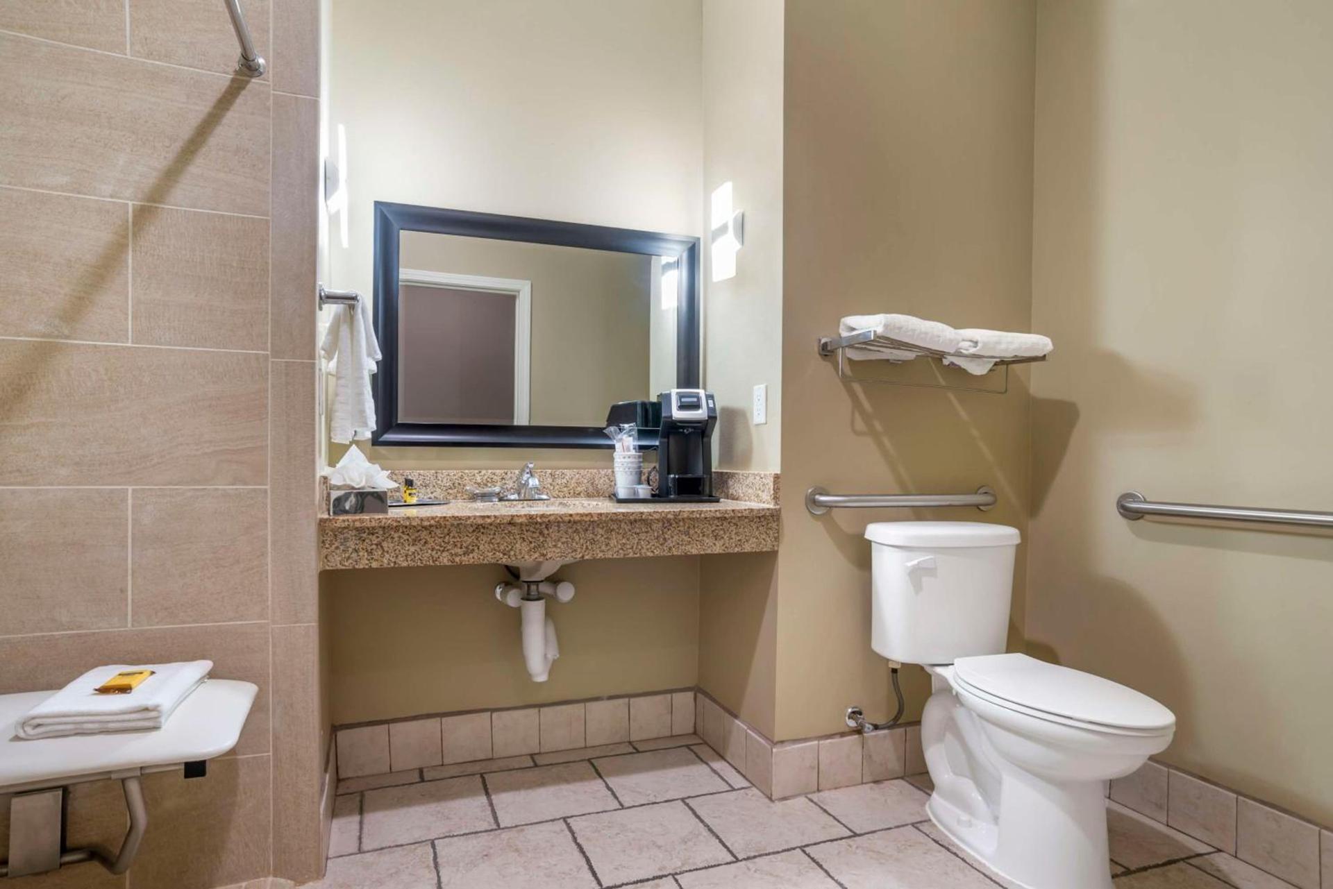 Best Western Plus Chalmette Hotel photo 18