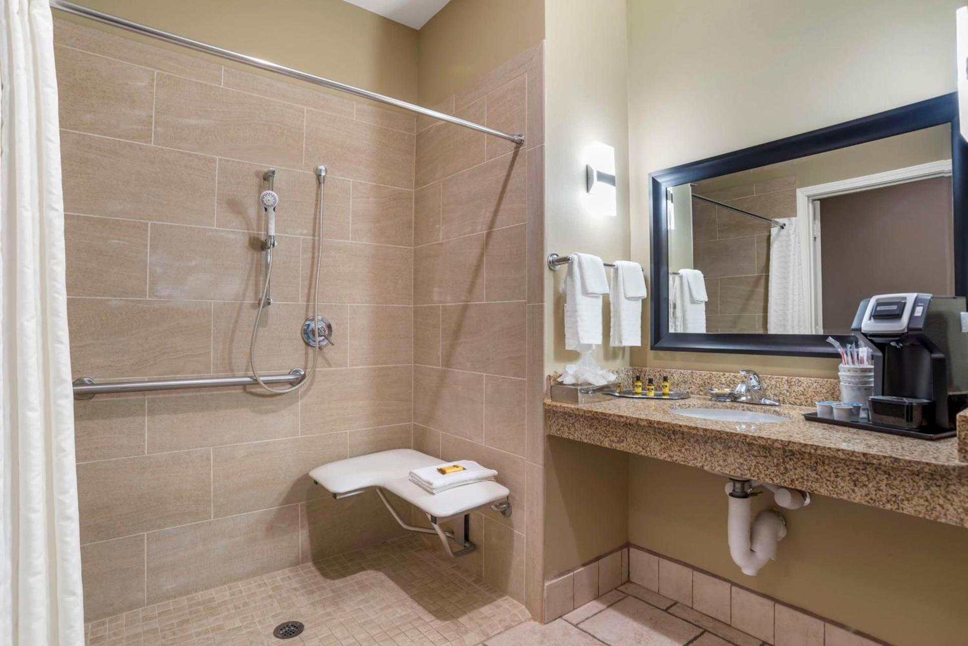 Best Western Plus Chalmette Hotel photo 17