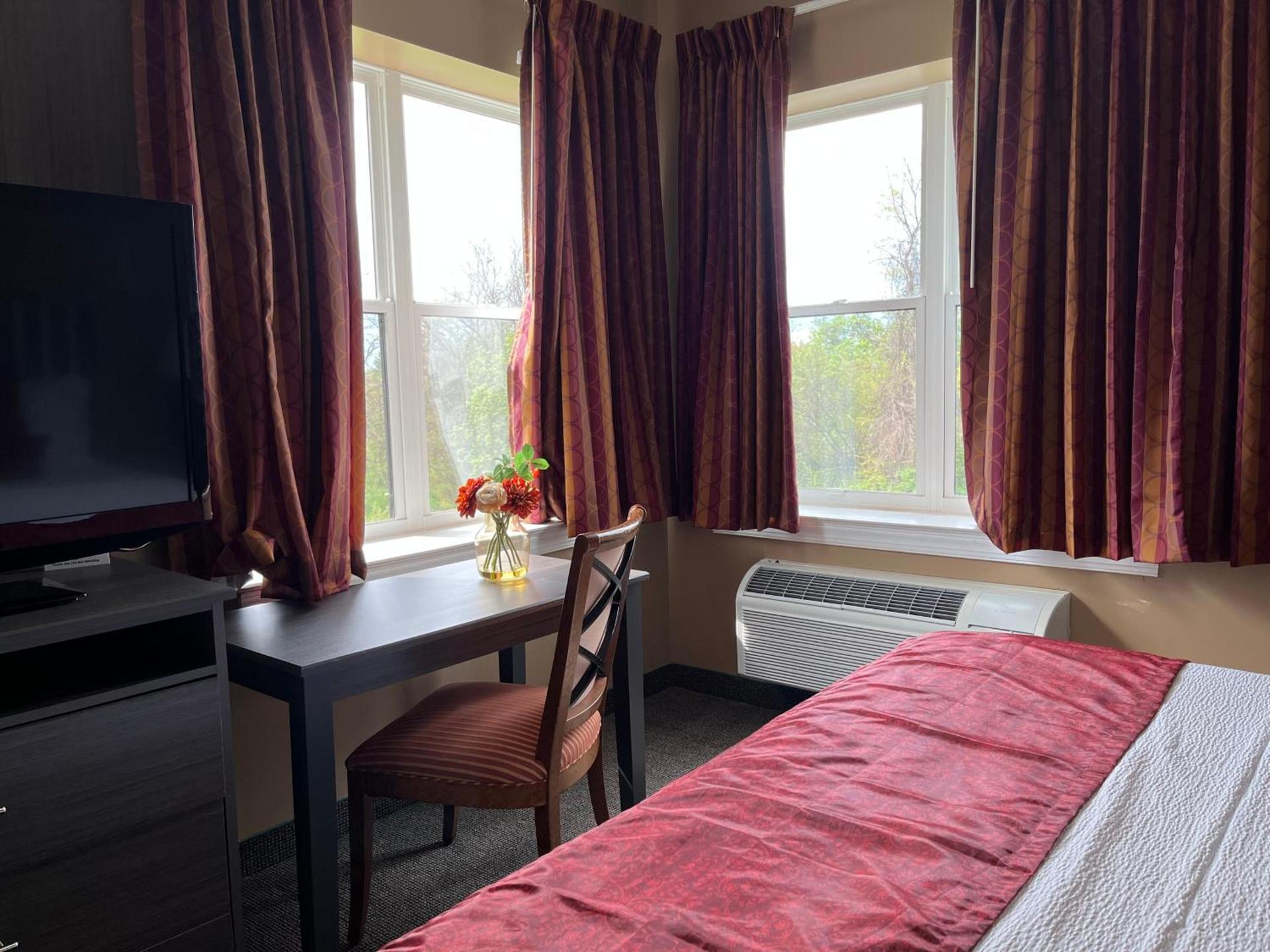 Brinton Suites photo 71