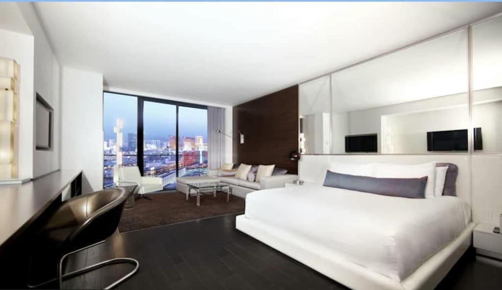 Fantastic palms place with strip views 23rd floor photo 6