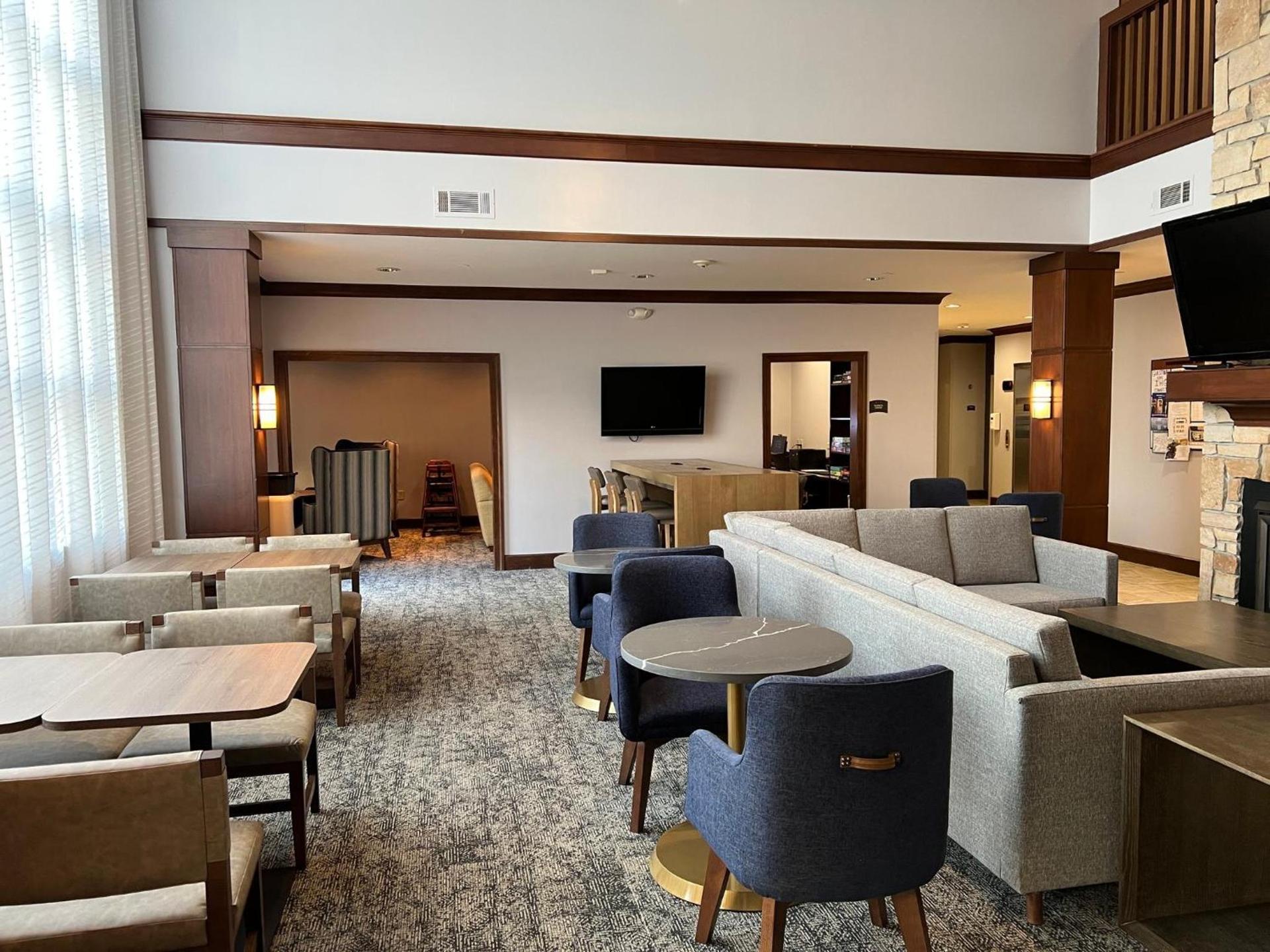 Staybridge Suites Milwaukee West-Oconomowoc by IHG photo 21