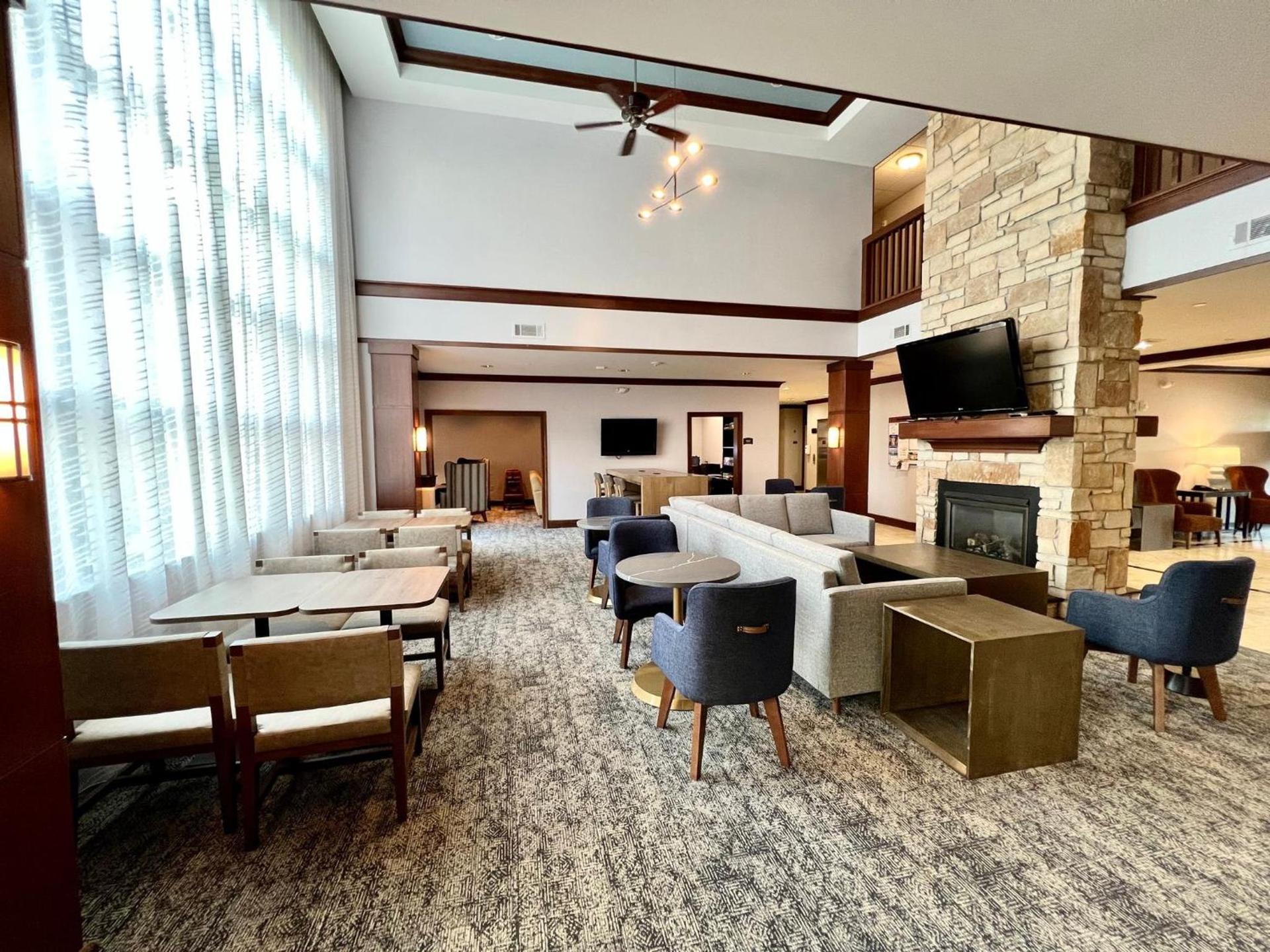 Staybridge Suites Milwaukee West-Oconomowoc by IHG photo 97