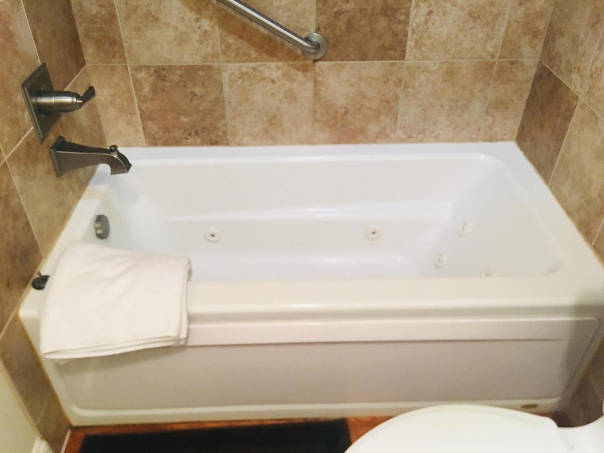 MooreField Suites Greensboro East photo 7