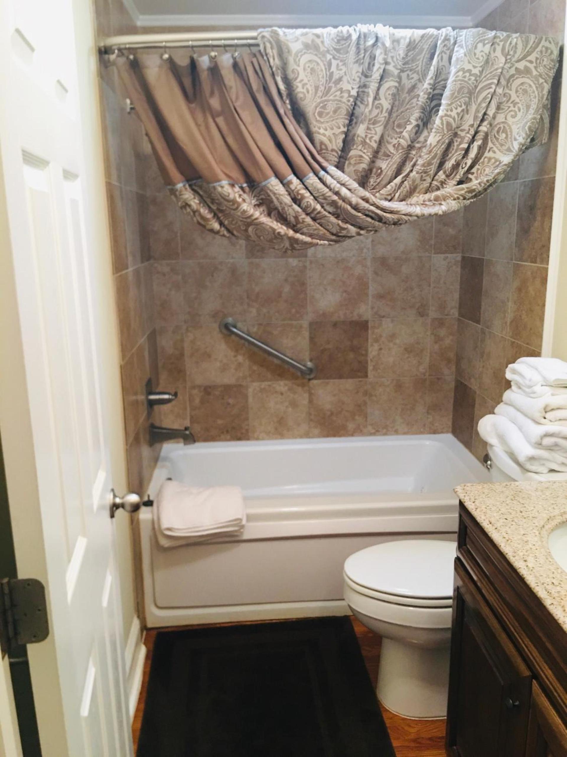 MooreField Suites Greensboro East photo 8