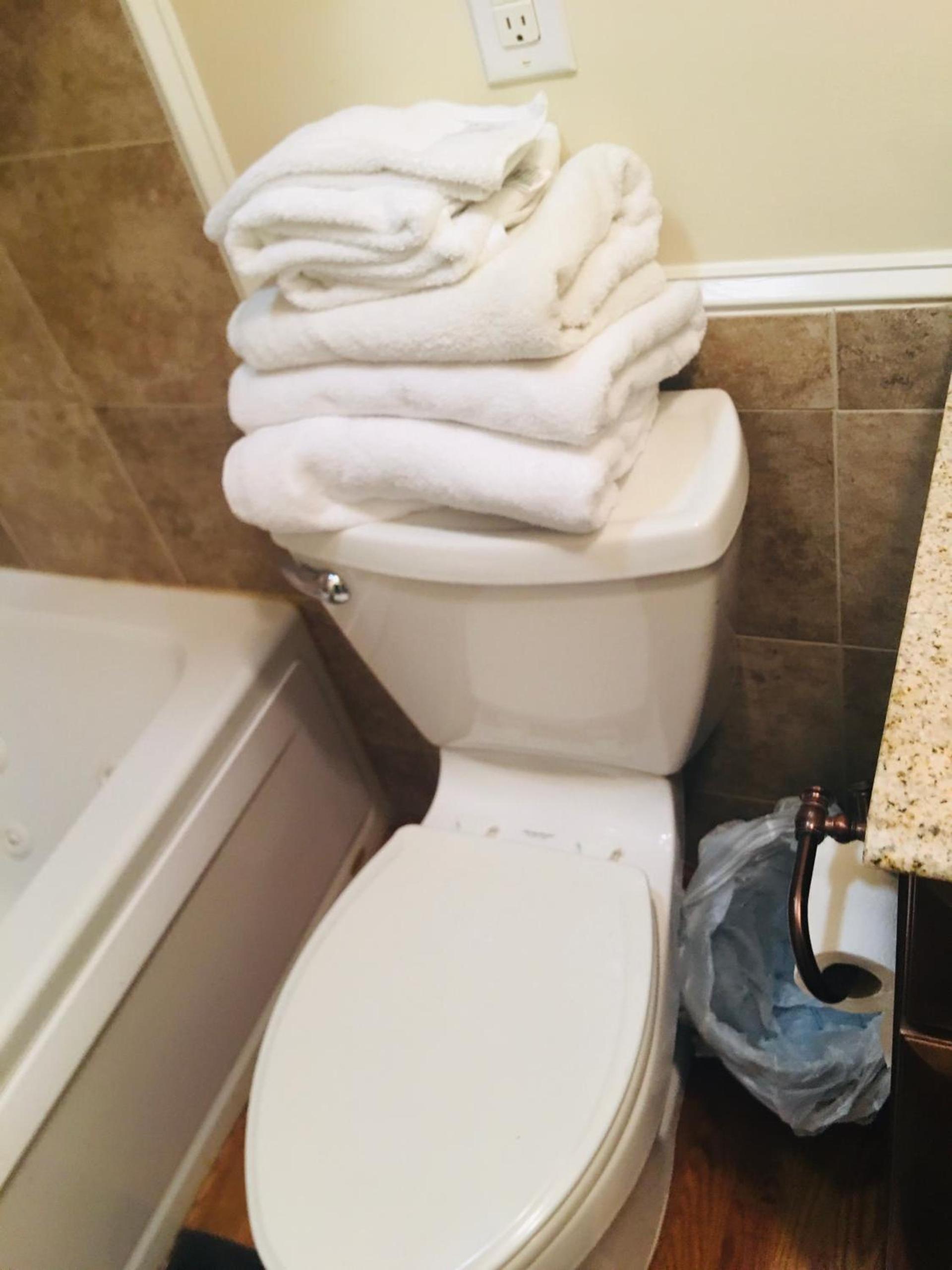 MooreField Suites Greensboro East photo 9