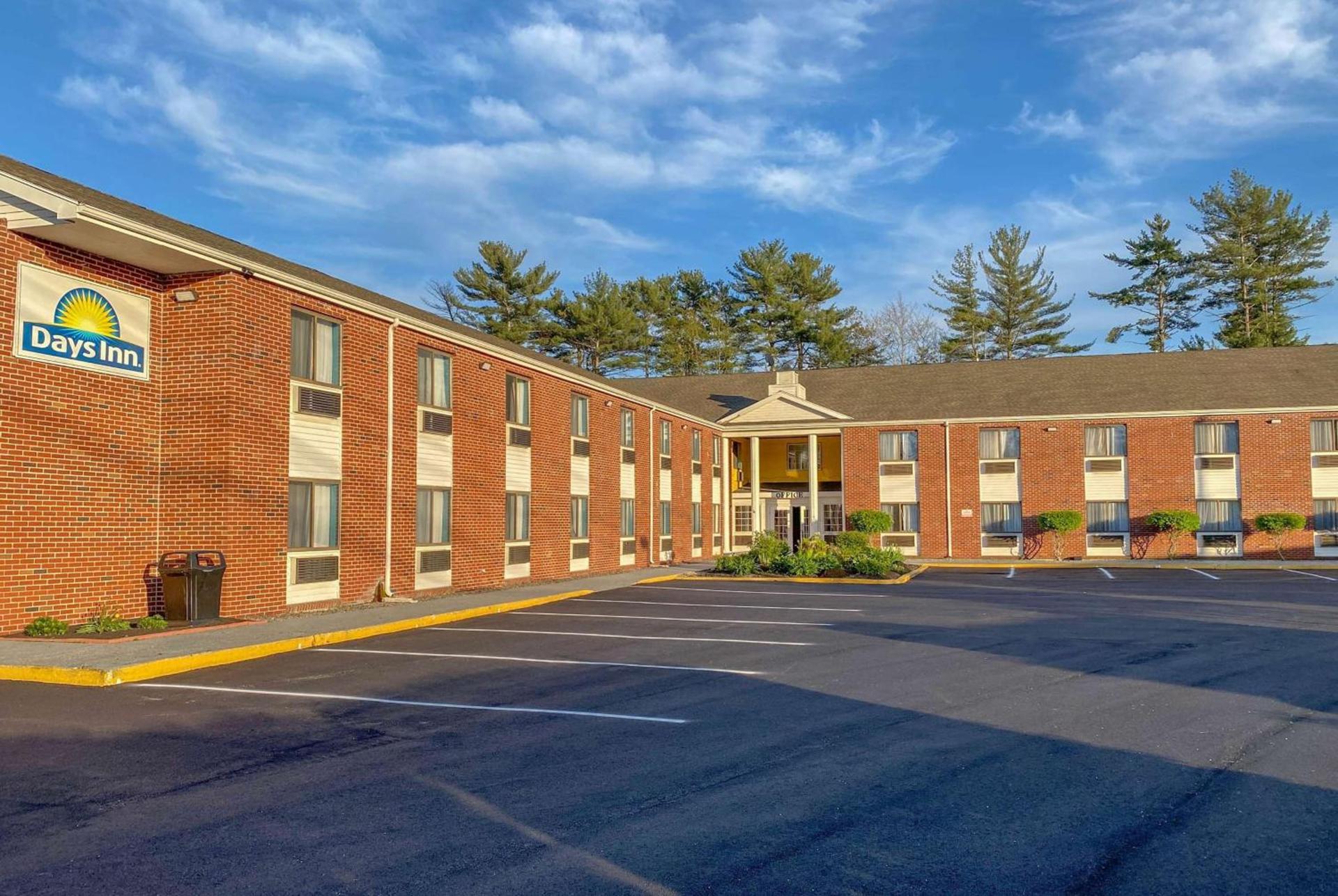 Days Inn by Wyndham Brunswick Bath Area — hotel in Brunswick