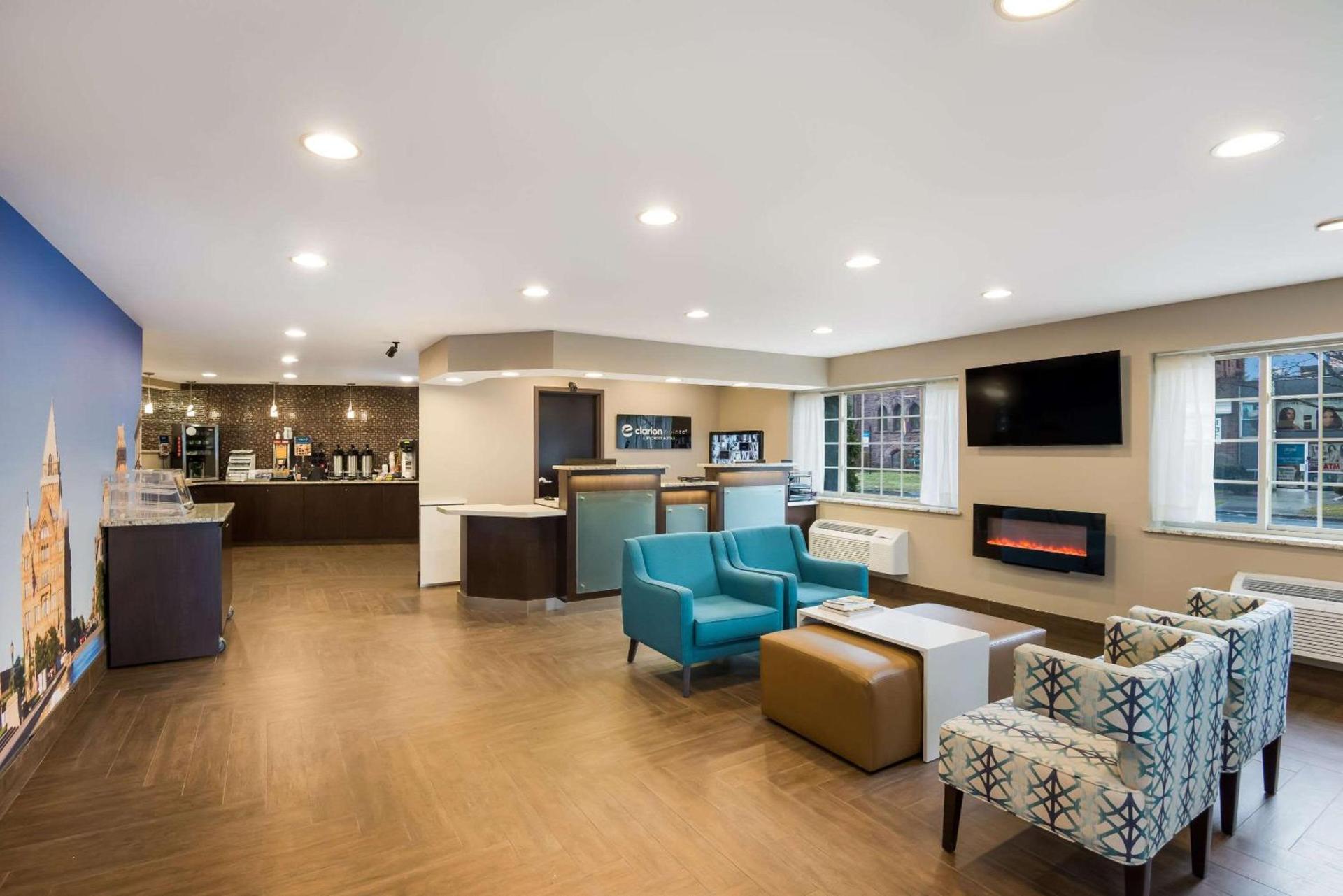 Clarion Pointe Syracuse Downtown photo 2