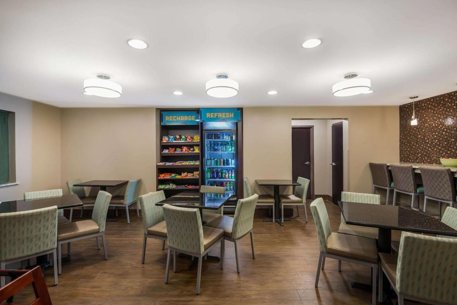 Clarion Pointe Syracuse Downtown photo 17