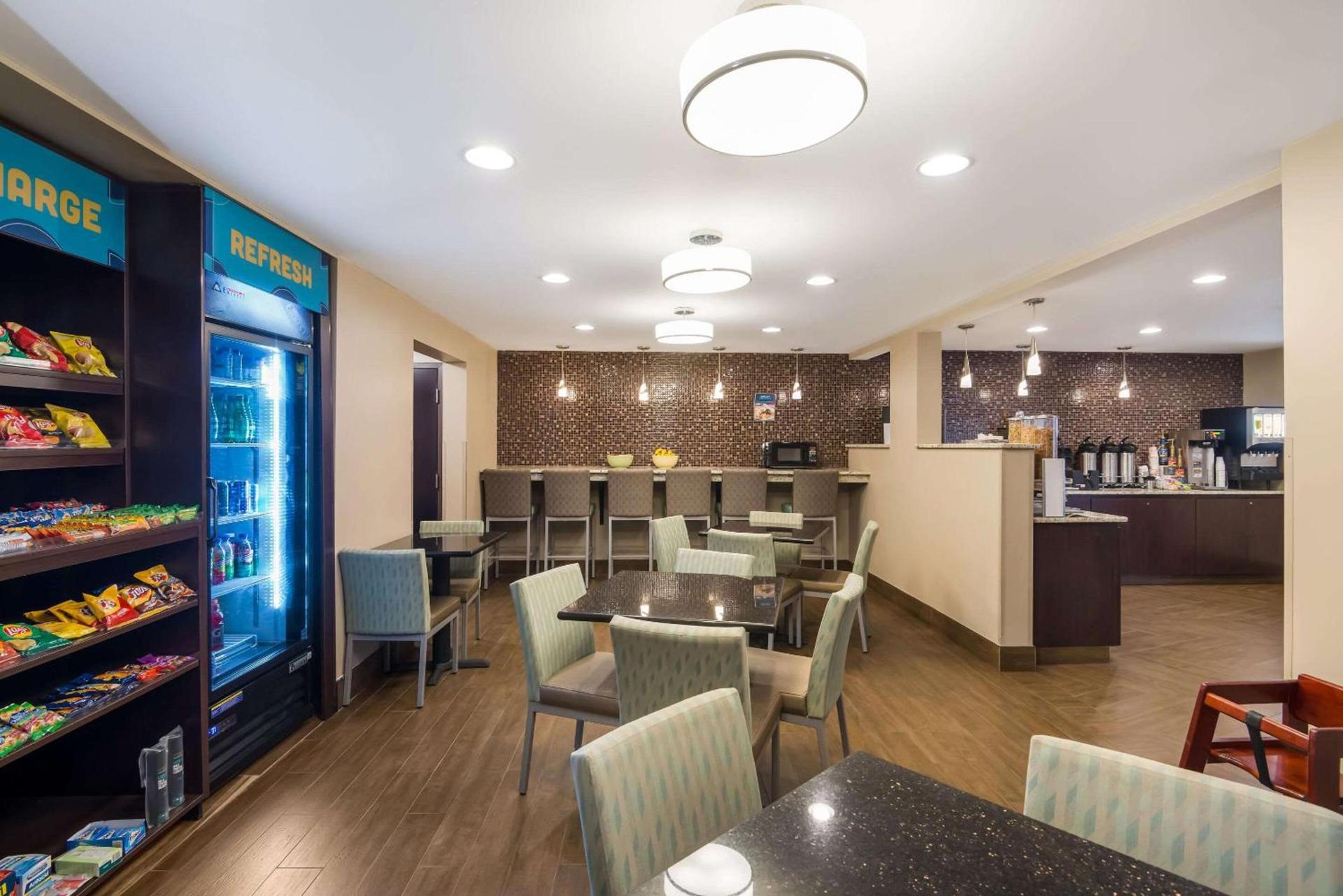 Clarion Pointe Syracuse Downtown photo 26