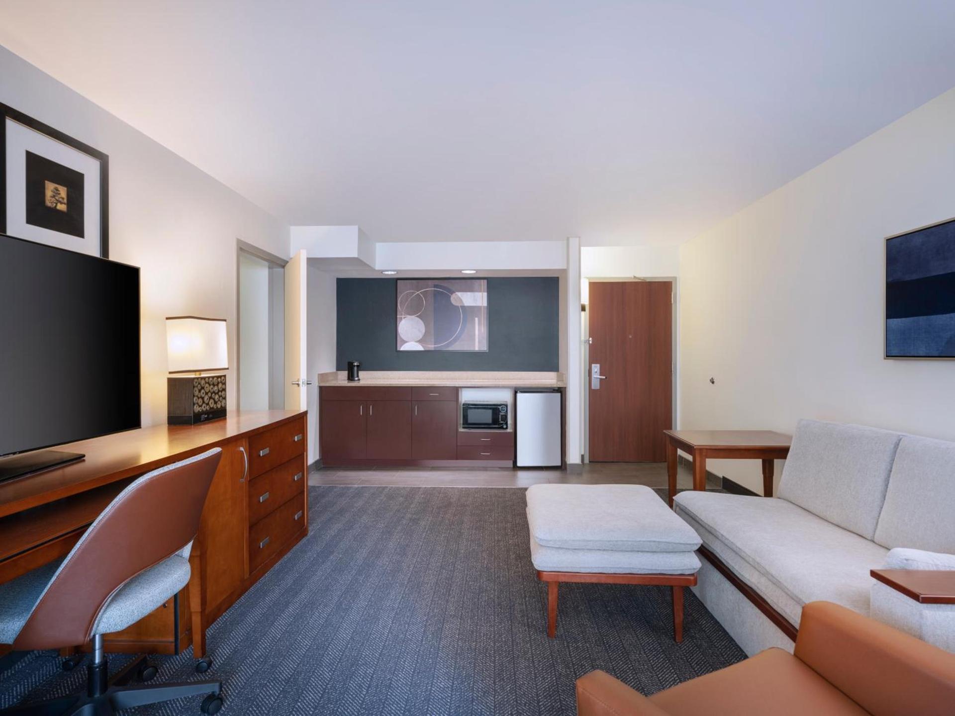 Courtyard Tampa North / I-75 Fletcher photo 48
